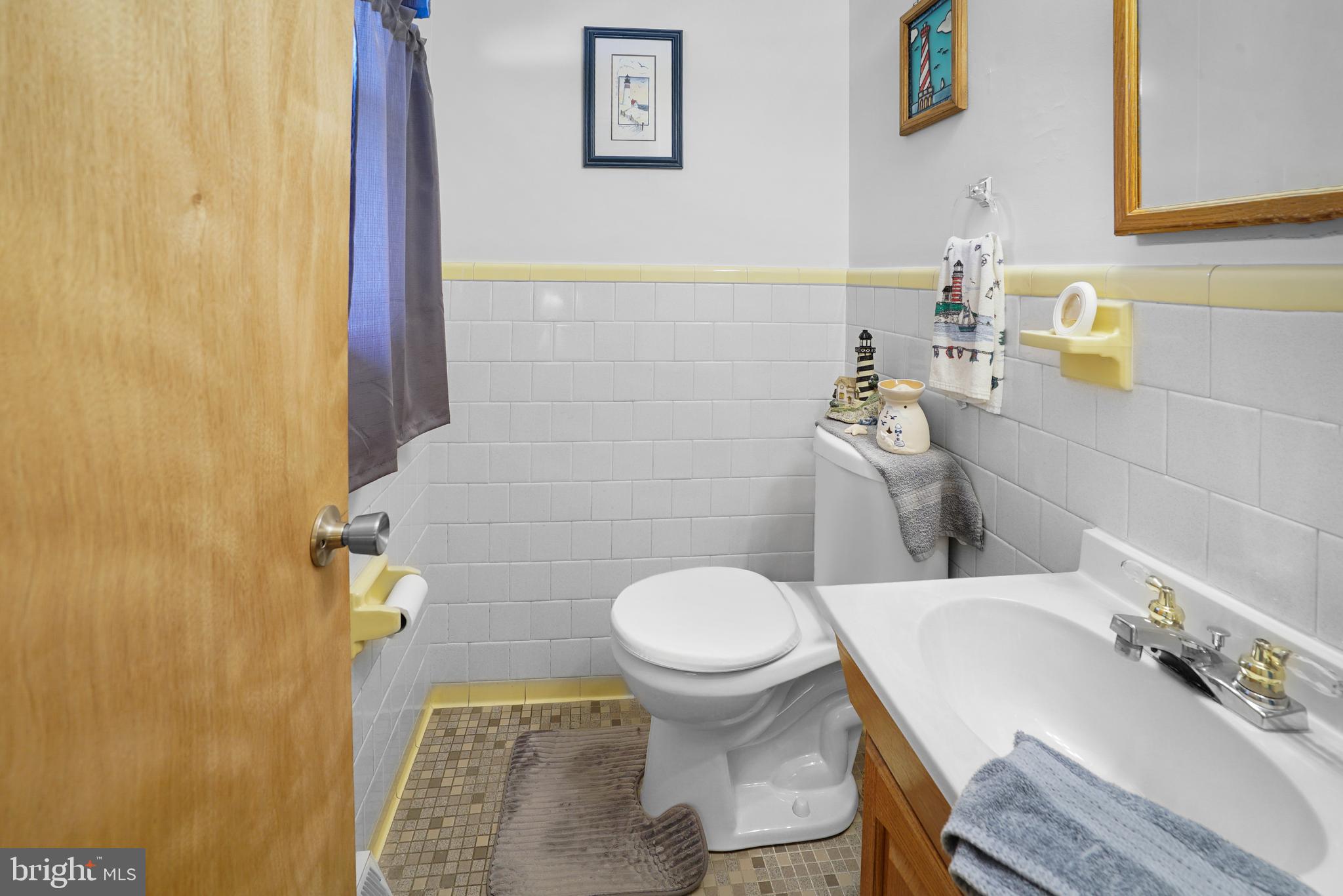 WARRLINDA VILLAGE - Residential