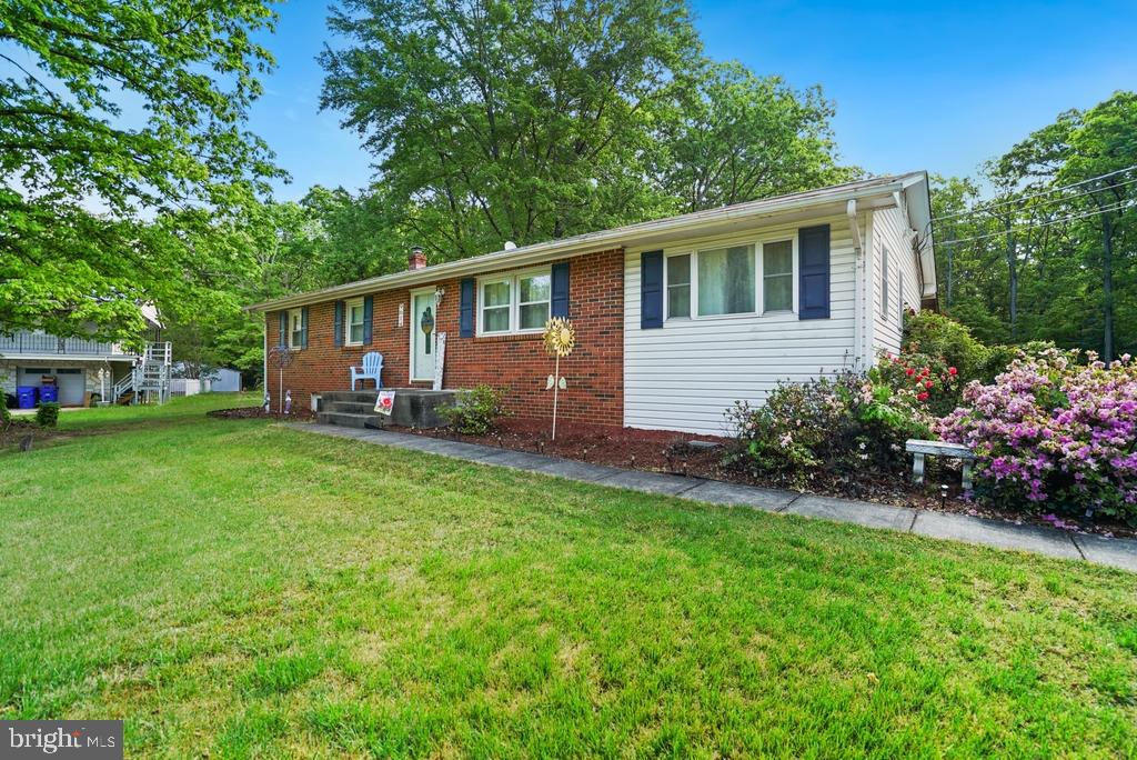 WARRLINDA VILLAGE - Residential