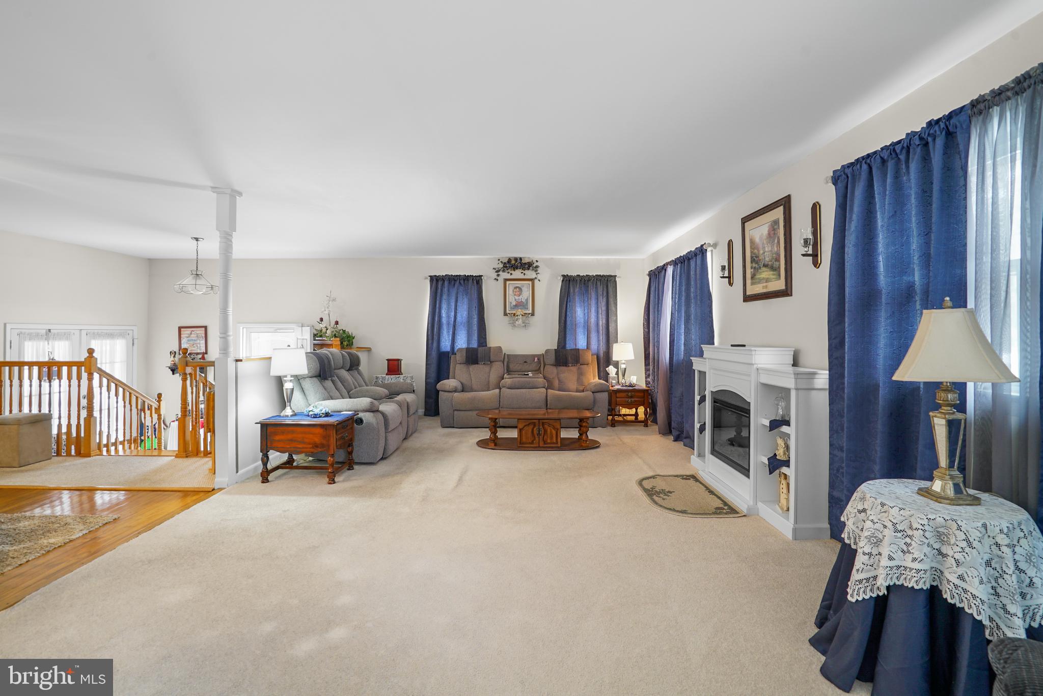 WARRLINDA VILLAGE - Residential