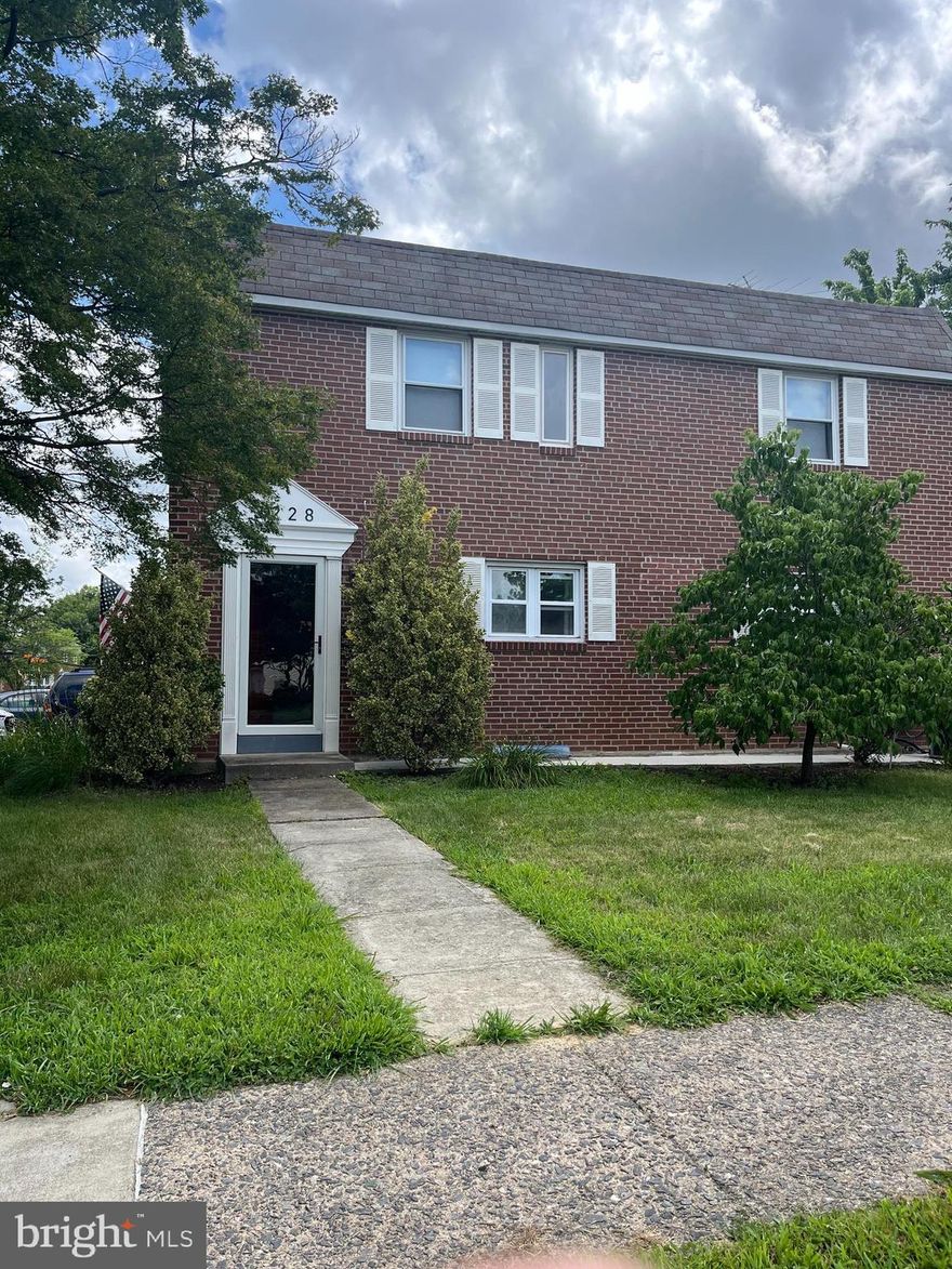 A beautiful, well-maintained corner home,  three bedrooms, 1.5  Bath . Home location on a quiet block. This charming brick-front home offers a thoughtfully layout featuring hardwood floors.  Central air conditioning for those Hot days.  Convenient location just a minute from I-95, school, restaurant. Don't miss your chance to make it yours.