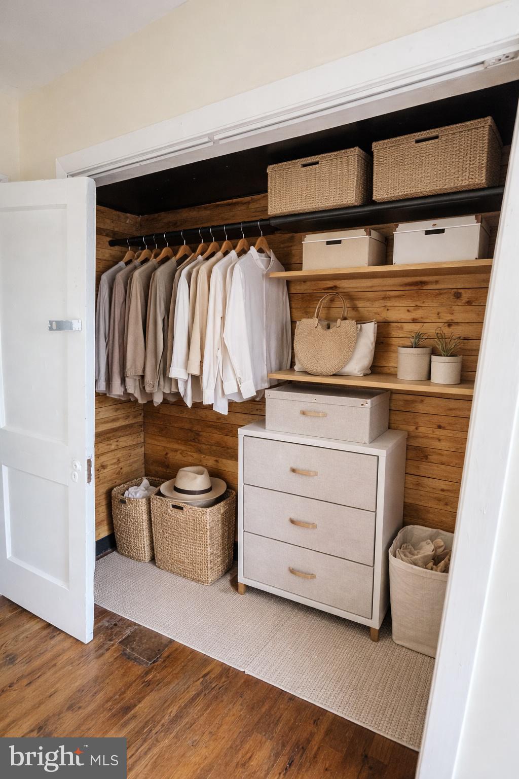 OXFORD CIRCLE - Residential