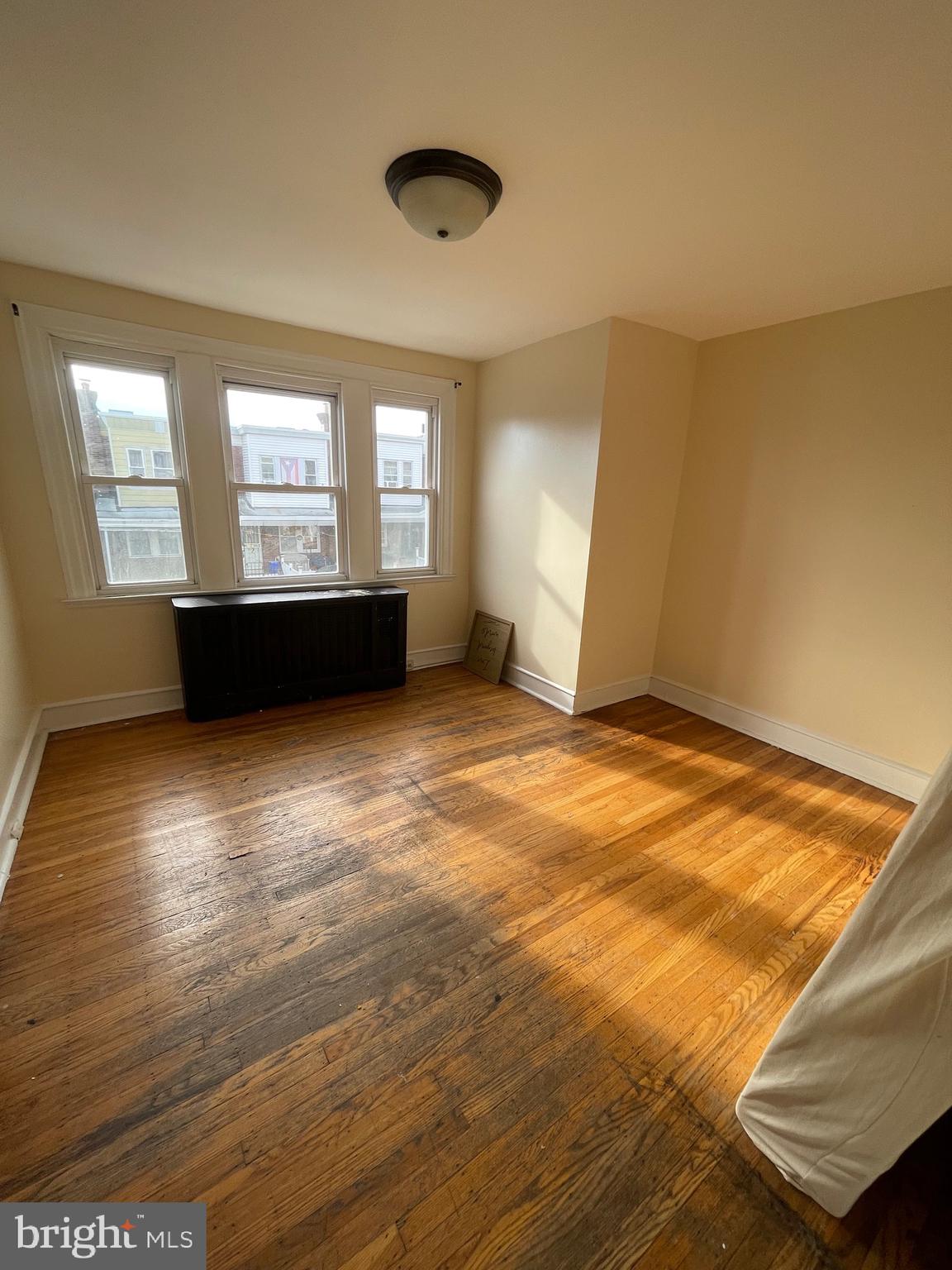 OXFORD CIRCLE - Residential