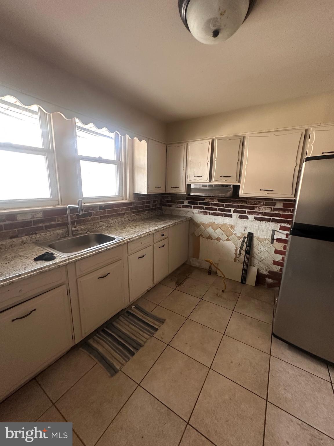 OXFORD CIRCLE - Residential