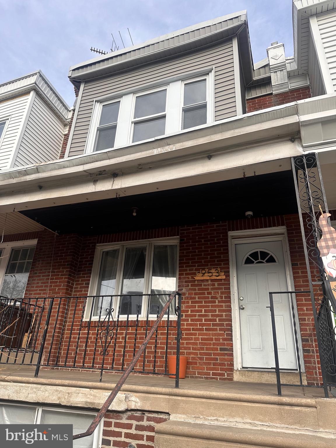 OXFORD CIRCLE - Residential