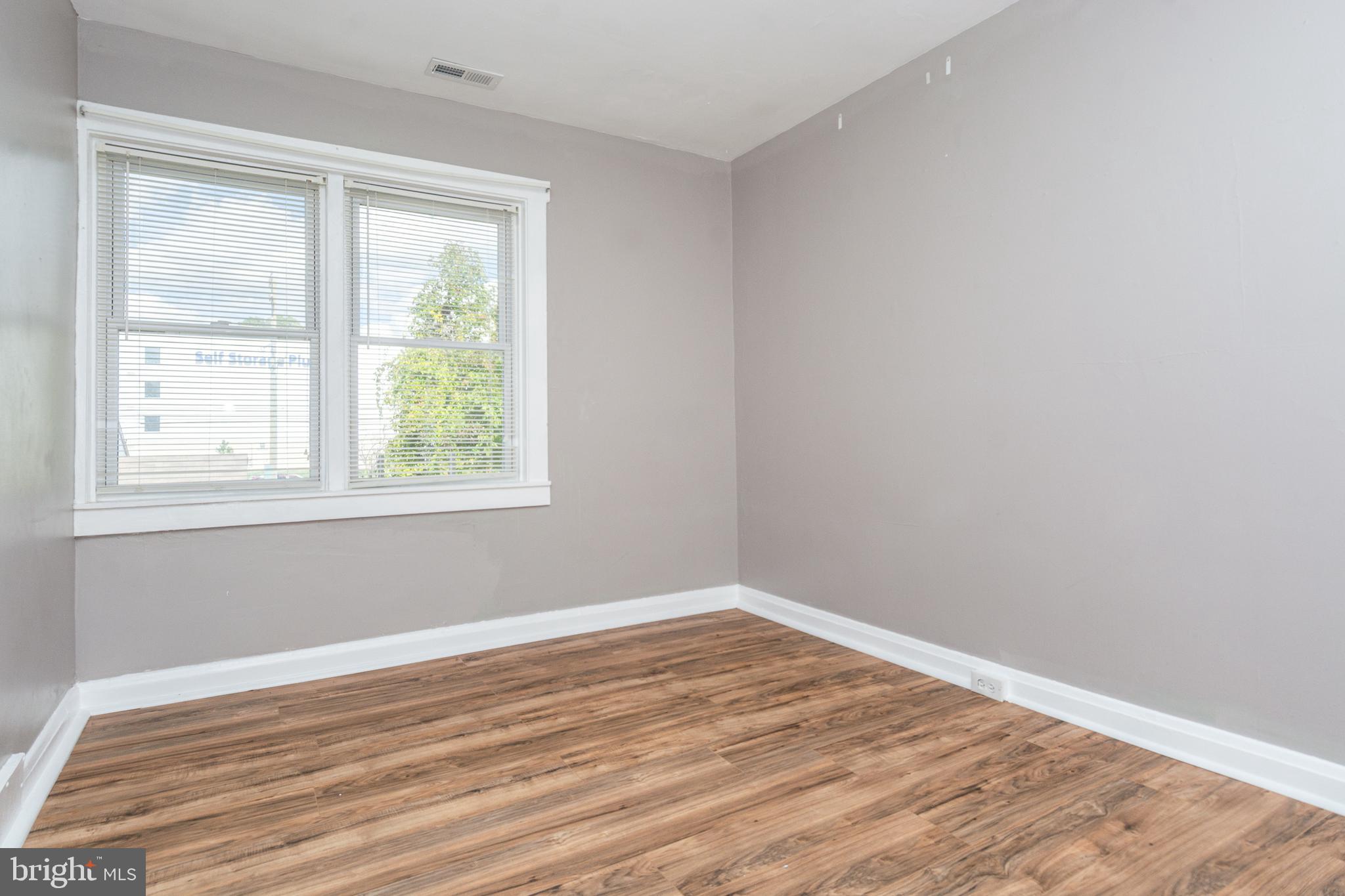 MIDDLE RIVER - Residential Lease