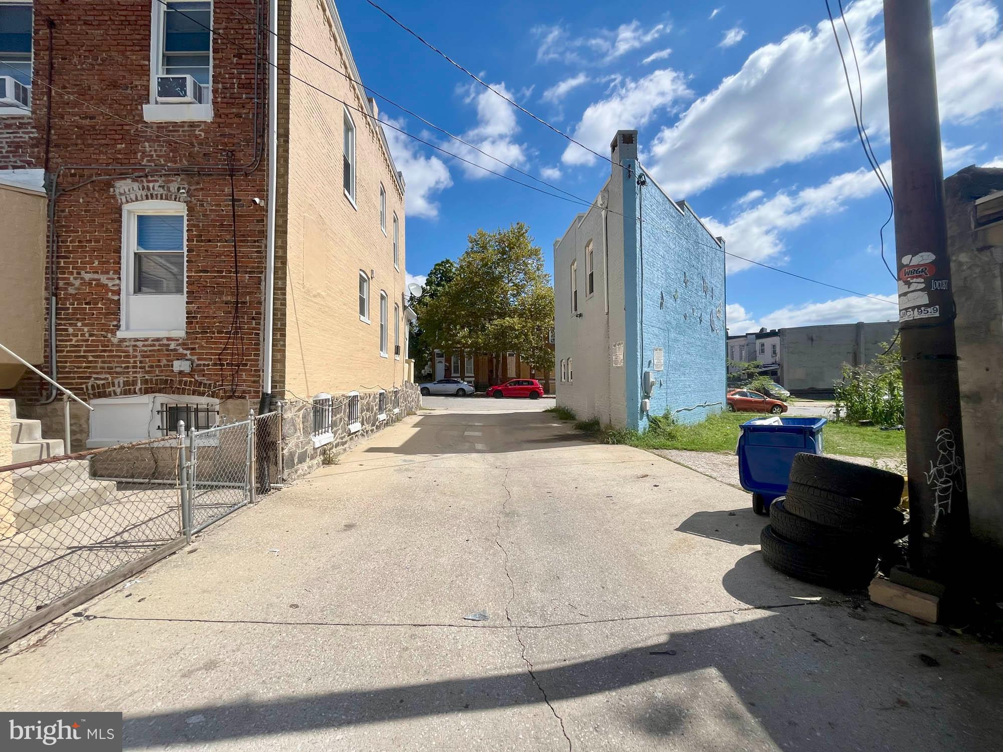 HARWOOD - Commercial Sale