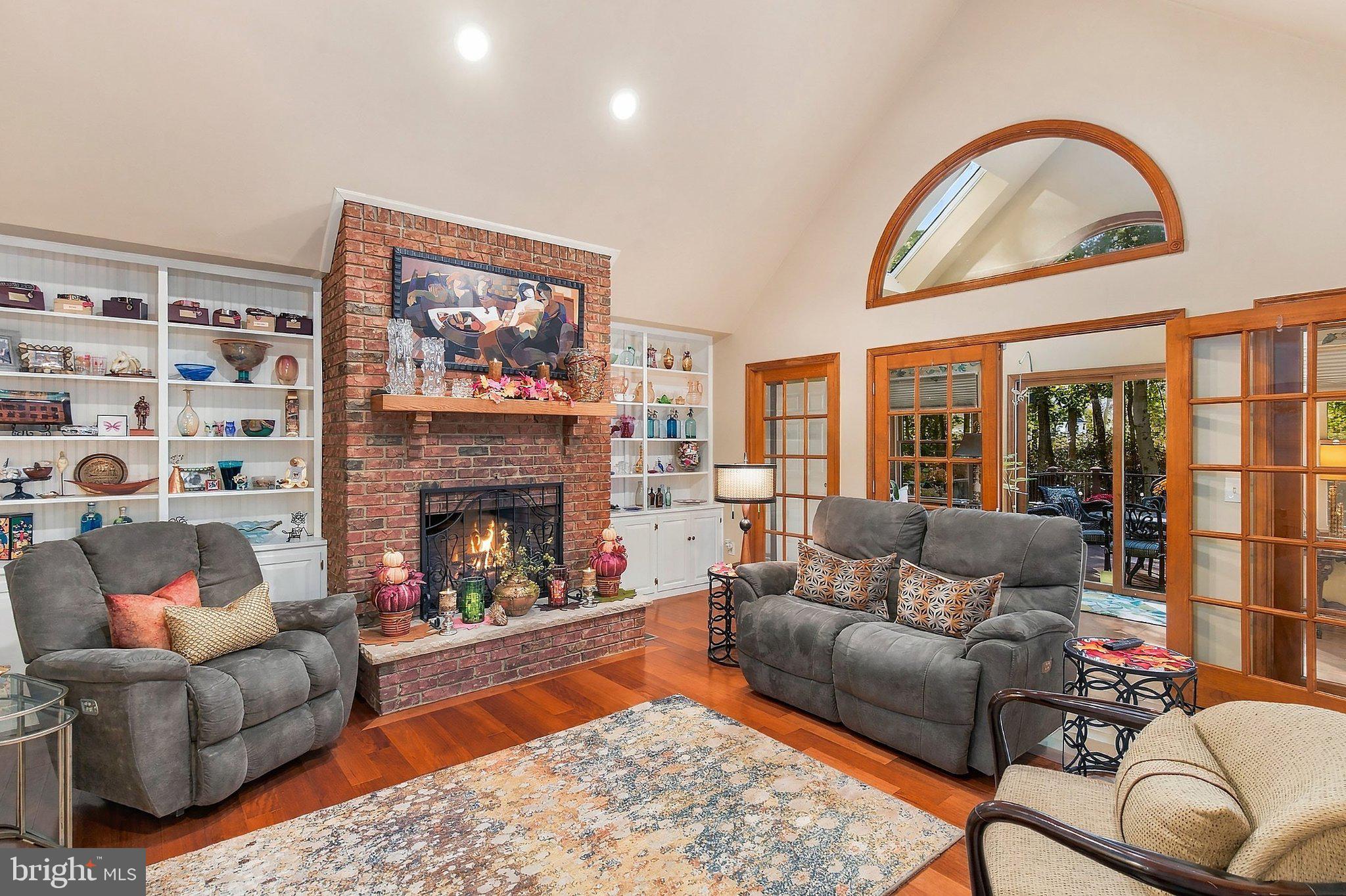 1 OAK LEAF DRIVE