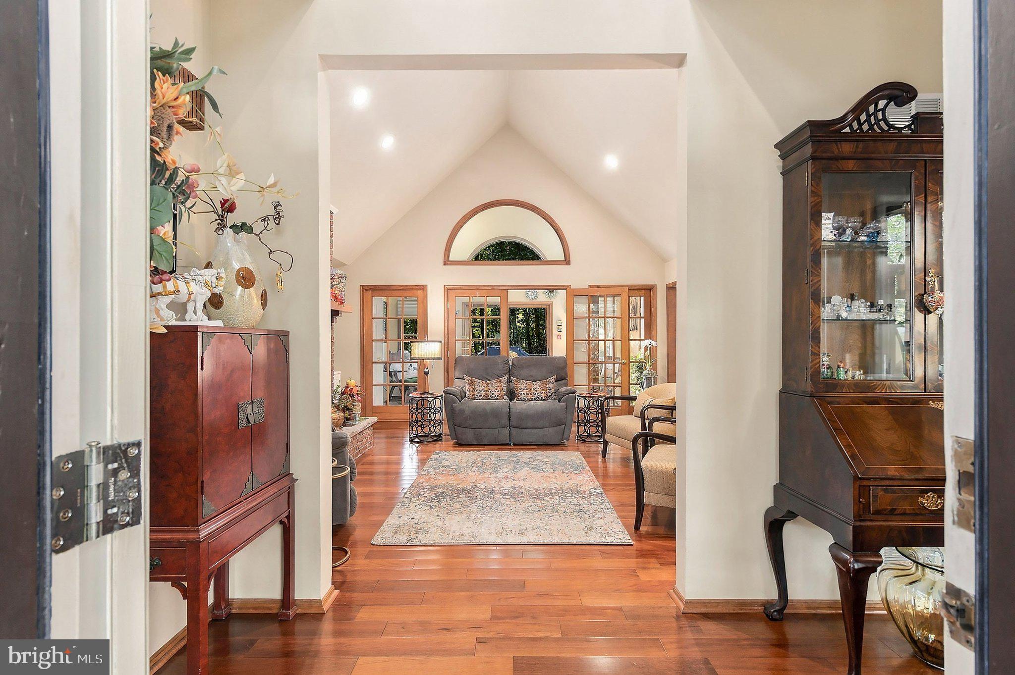 1 OAK LEAF DRIVE