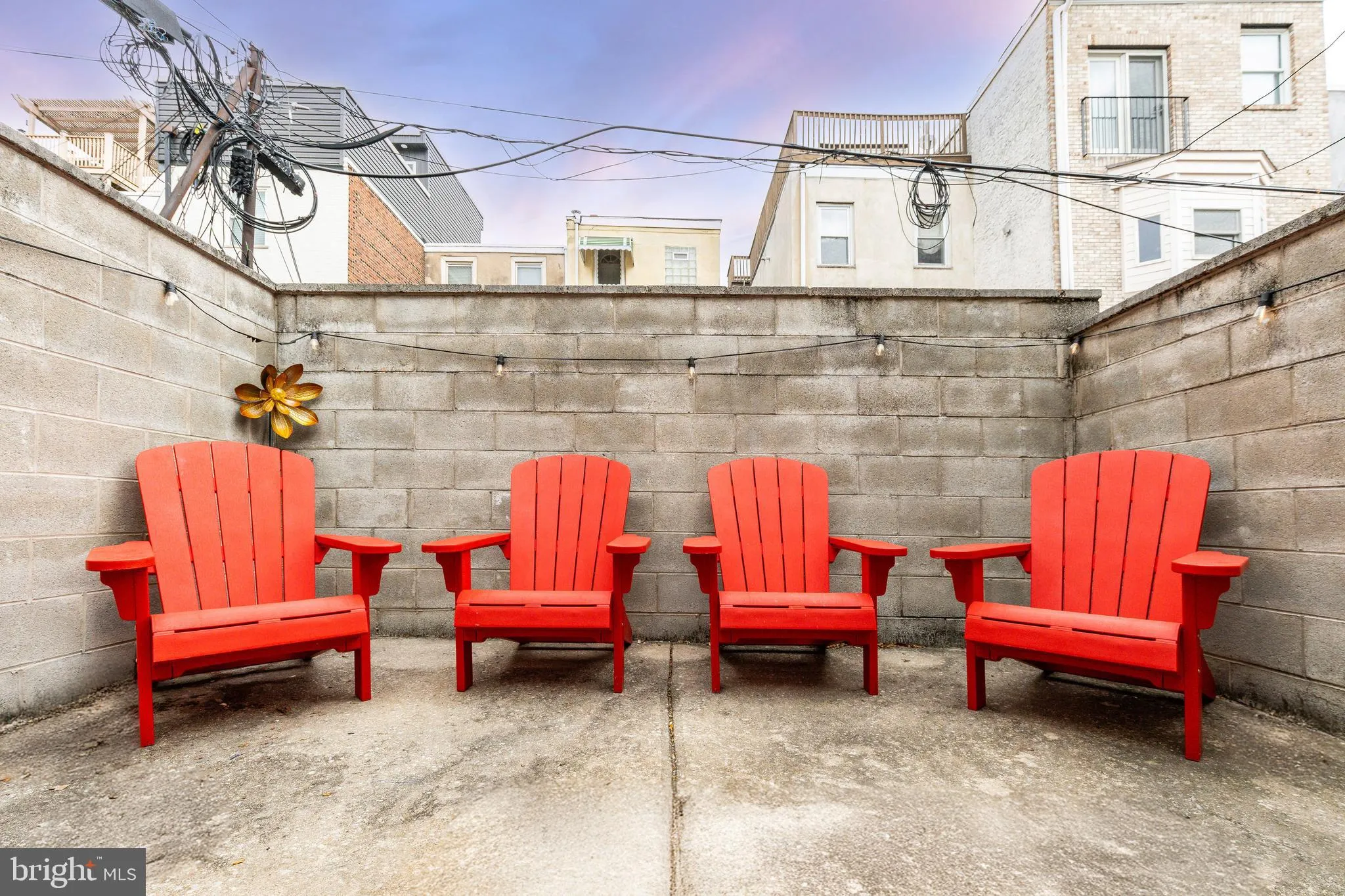 Philadelphia, Pennsylvania 19147, United States, 3 Bedrooms Bedrooms, ,3 BathroomsBathrooms,Residential,Contingent,90937