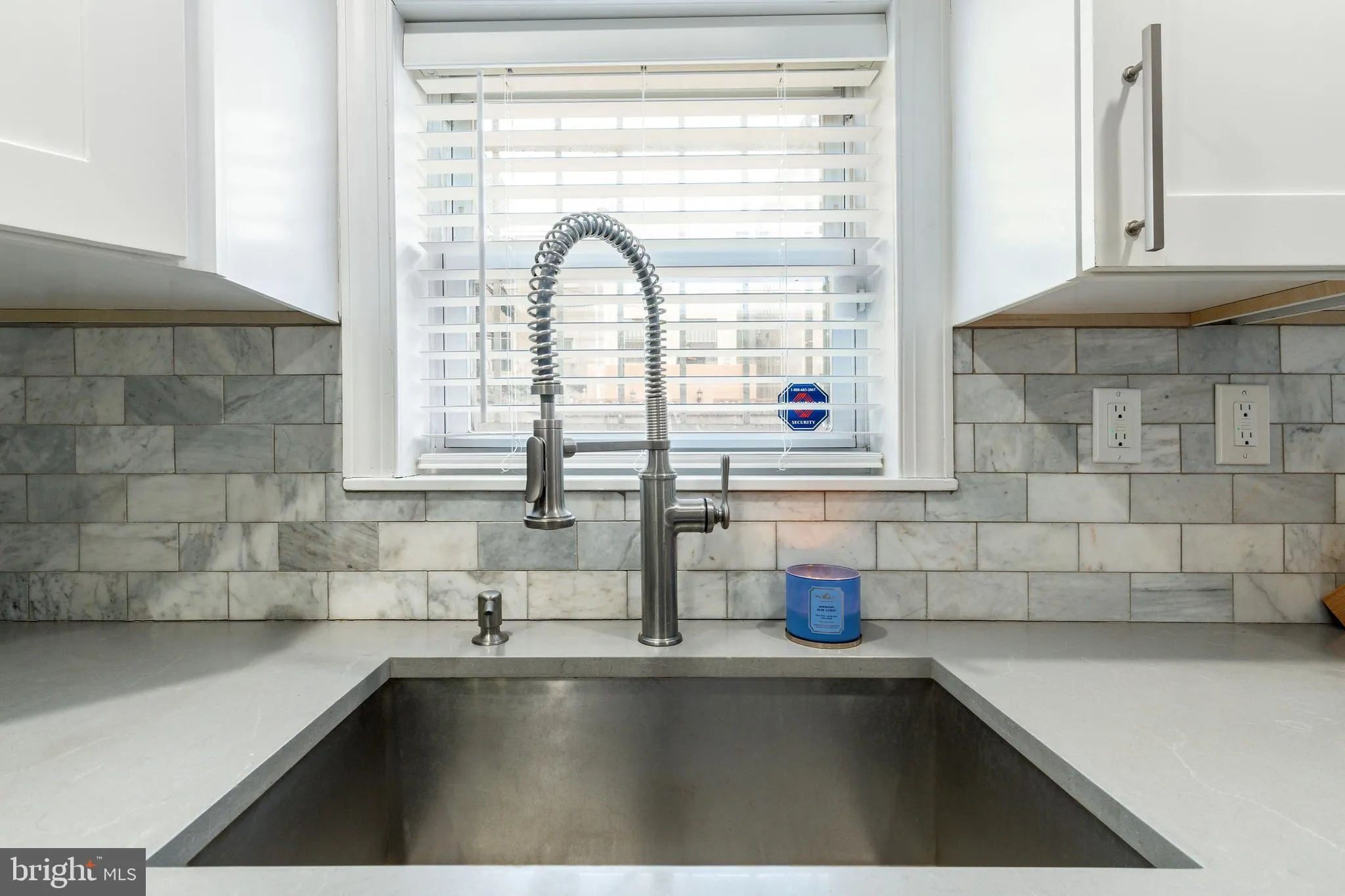 Philadelphia, Pennsylvania 19147, United States, 3 Bedrooms Bedrooms, ,3 BathroomsBathrooms,Residential,Contingent,90937