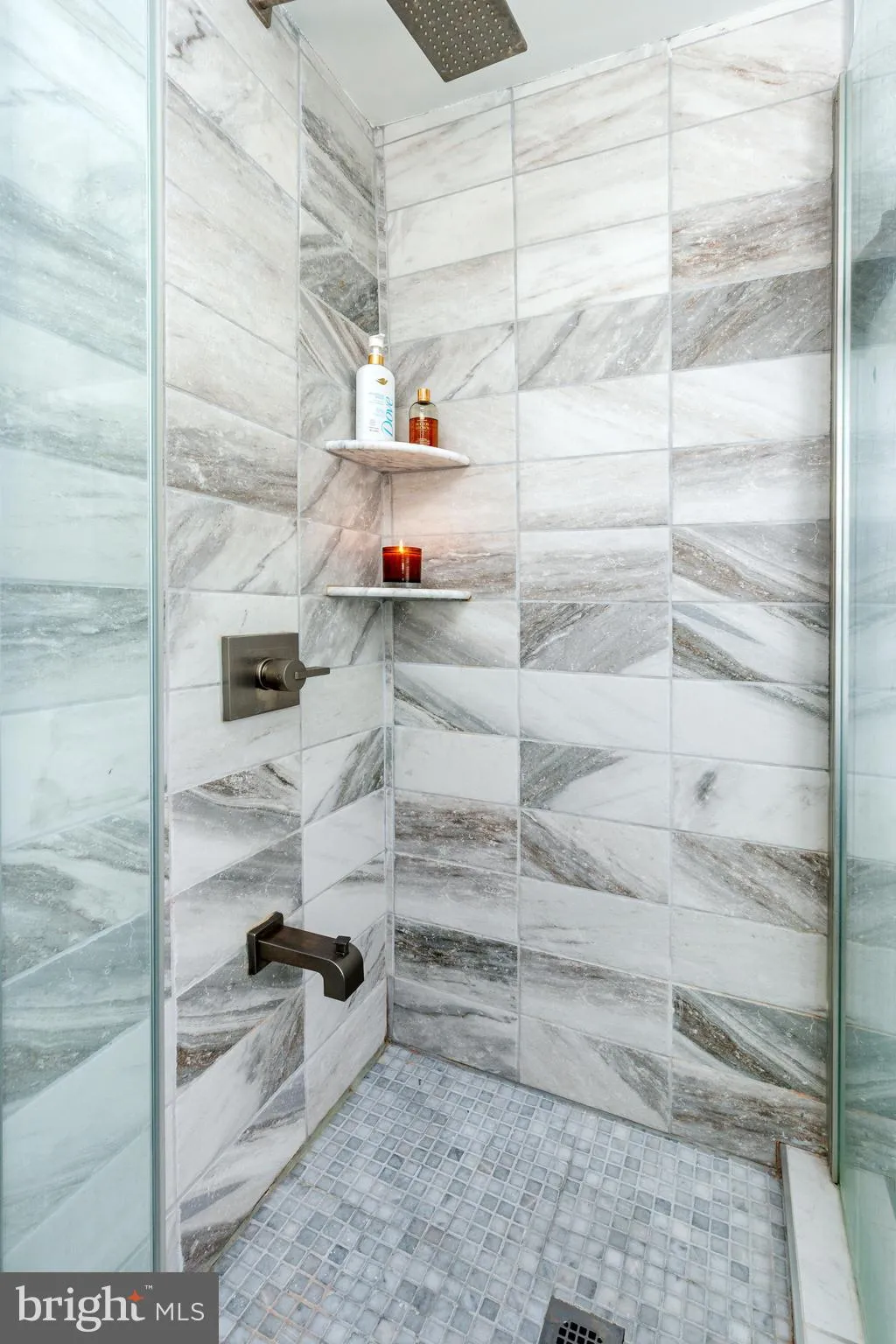 Philadelphia, Pennsylvania 19147, United States, 3 Bedrooms Bedrooms, ,3 BathroomsBathrooms,Residential,Contingent,90937