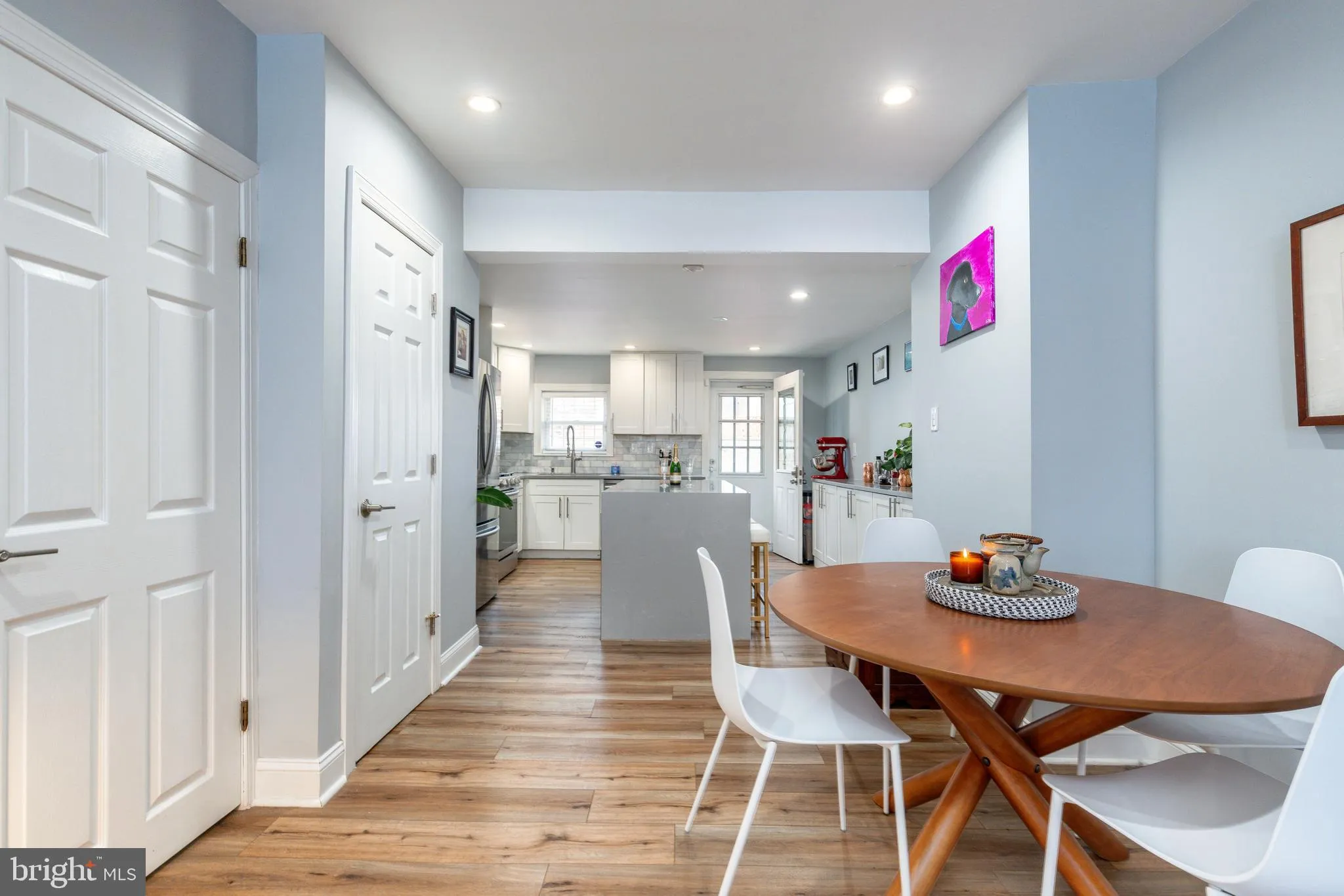 Philadelphia, Pennsylvania 19147, United States, 3 Bedrooms Bedrooms, ,3 BathroomsBathrooms,Residential,Contingent,90937