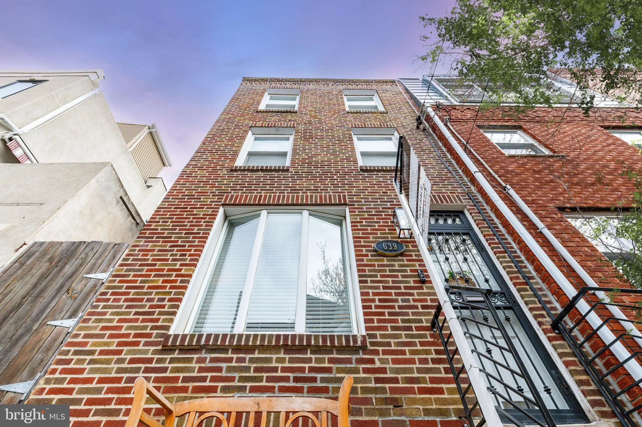 Philadelphia, Pennsylvania 19147, United States, 3 Bedrooms Bedrooms, ,3 BathroomsBathrooms,Residential,Contingent,90937