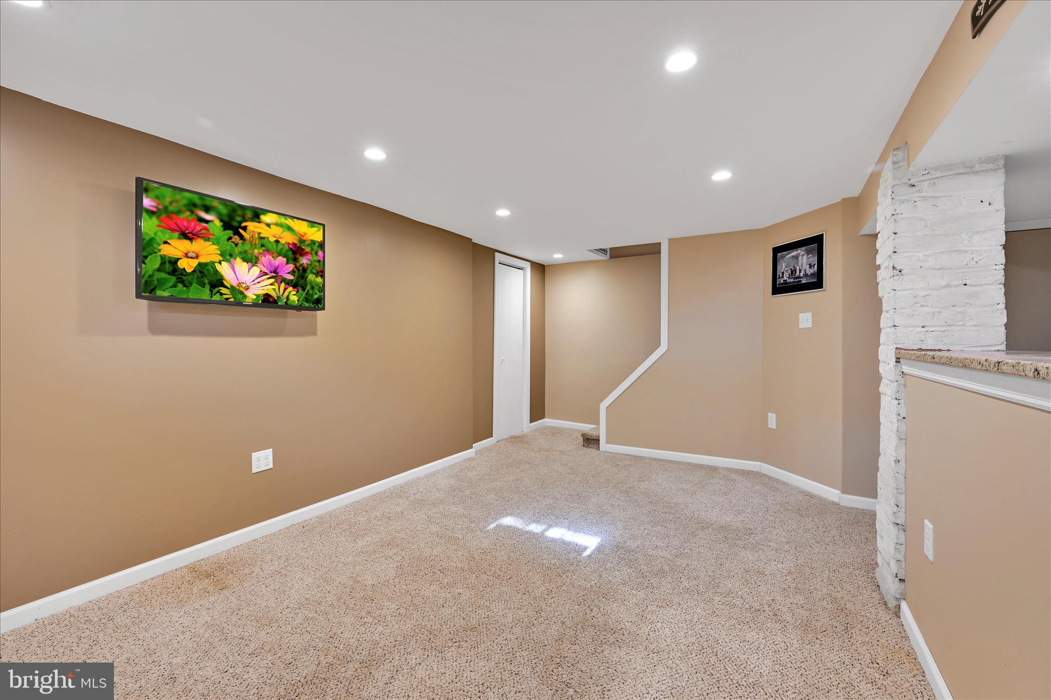 STONEY CREEK - Residential