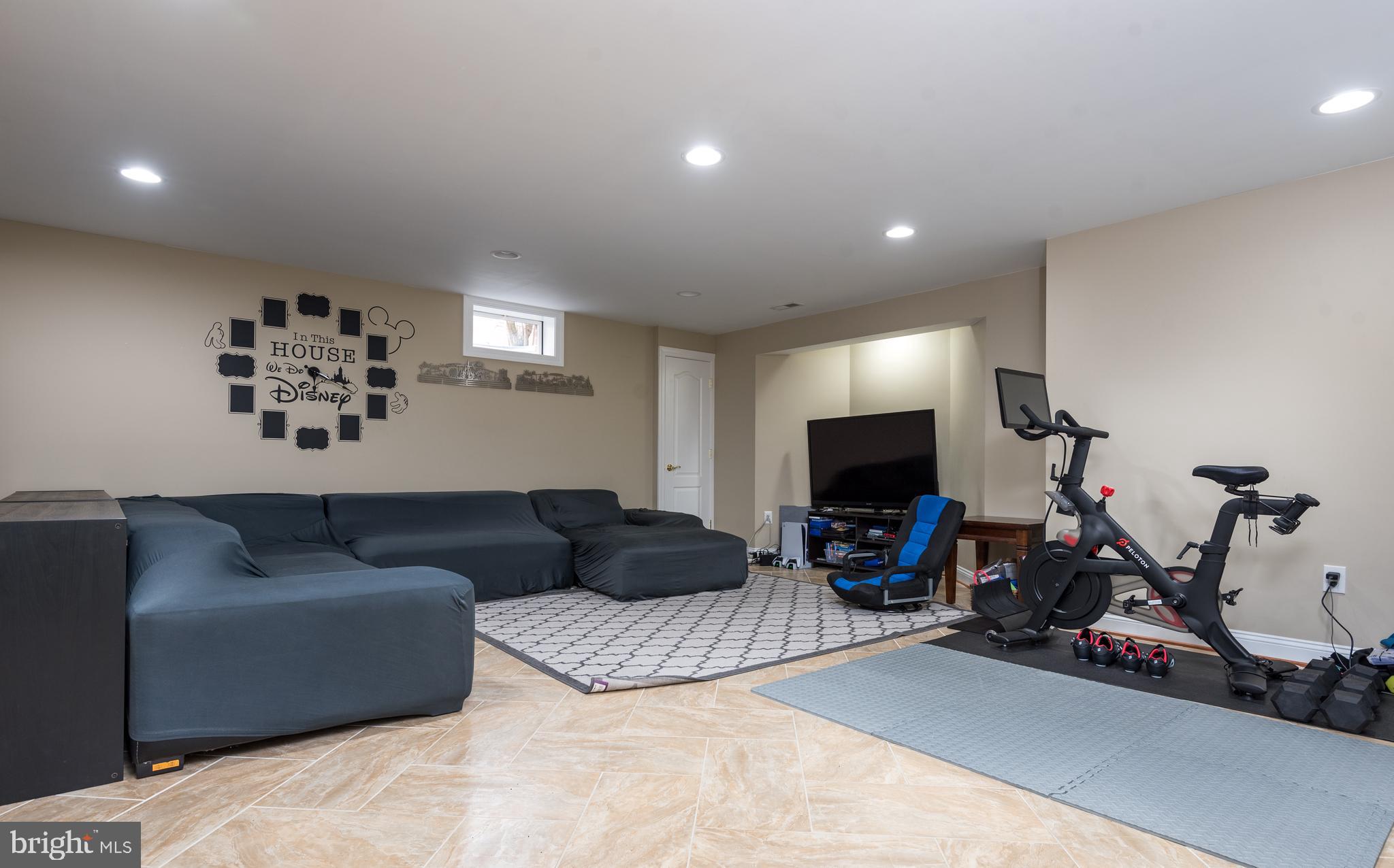 DOMINION VALLEY COUNTRY CLUB - Residential