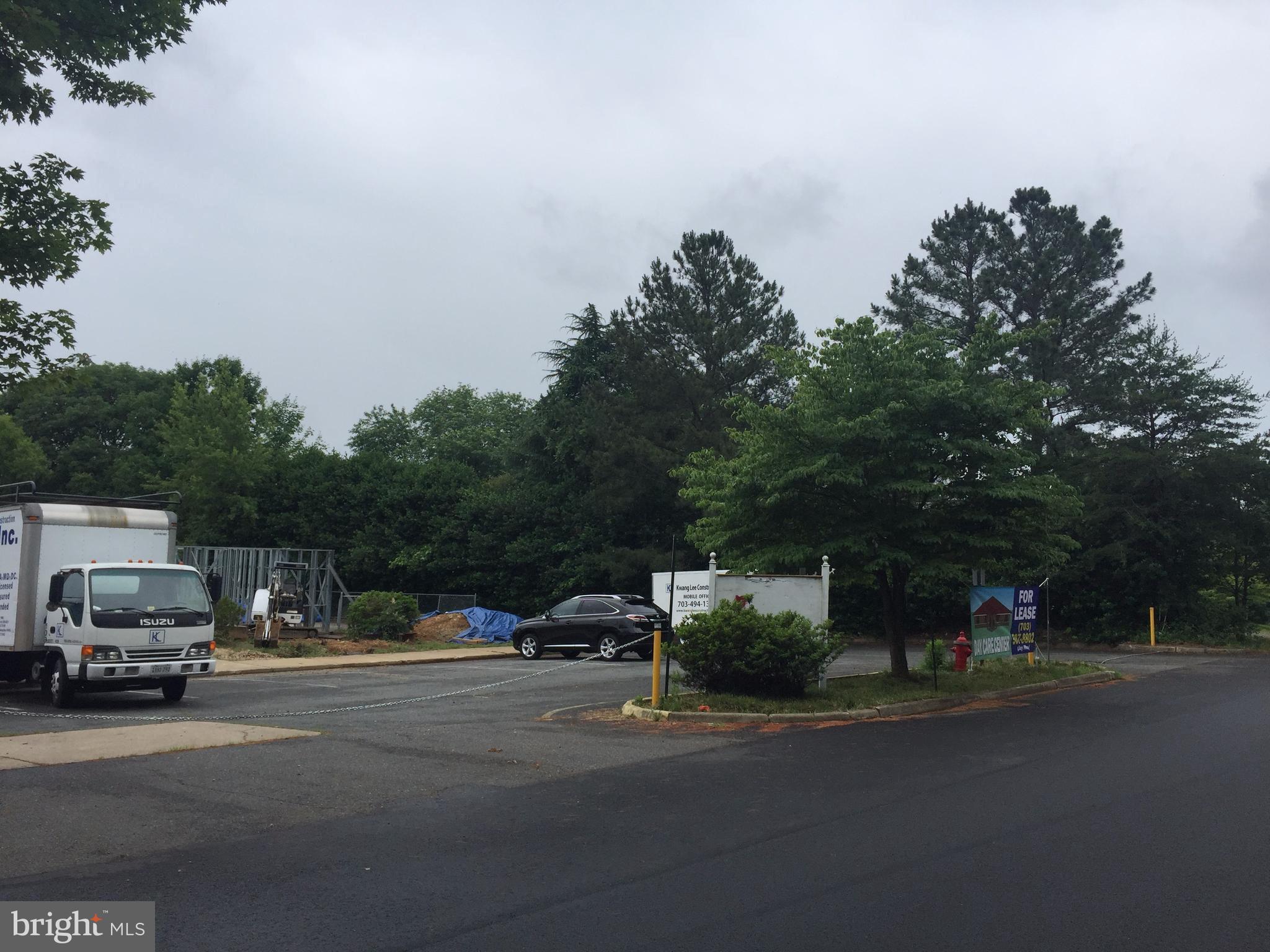 SILVER PROPERTY - Commercial Lease