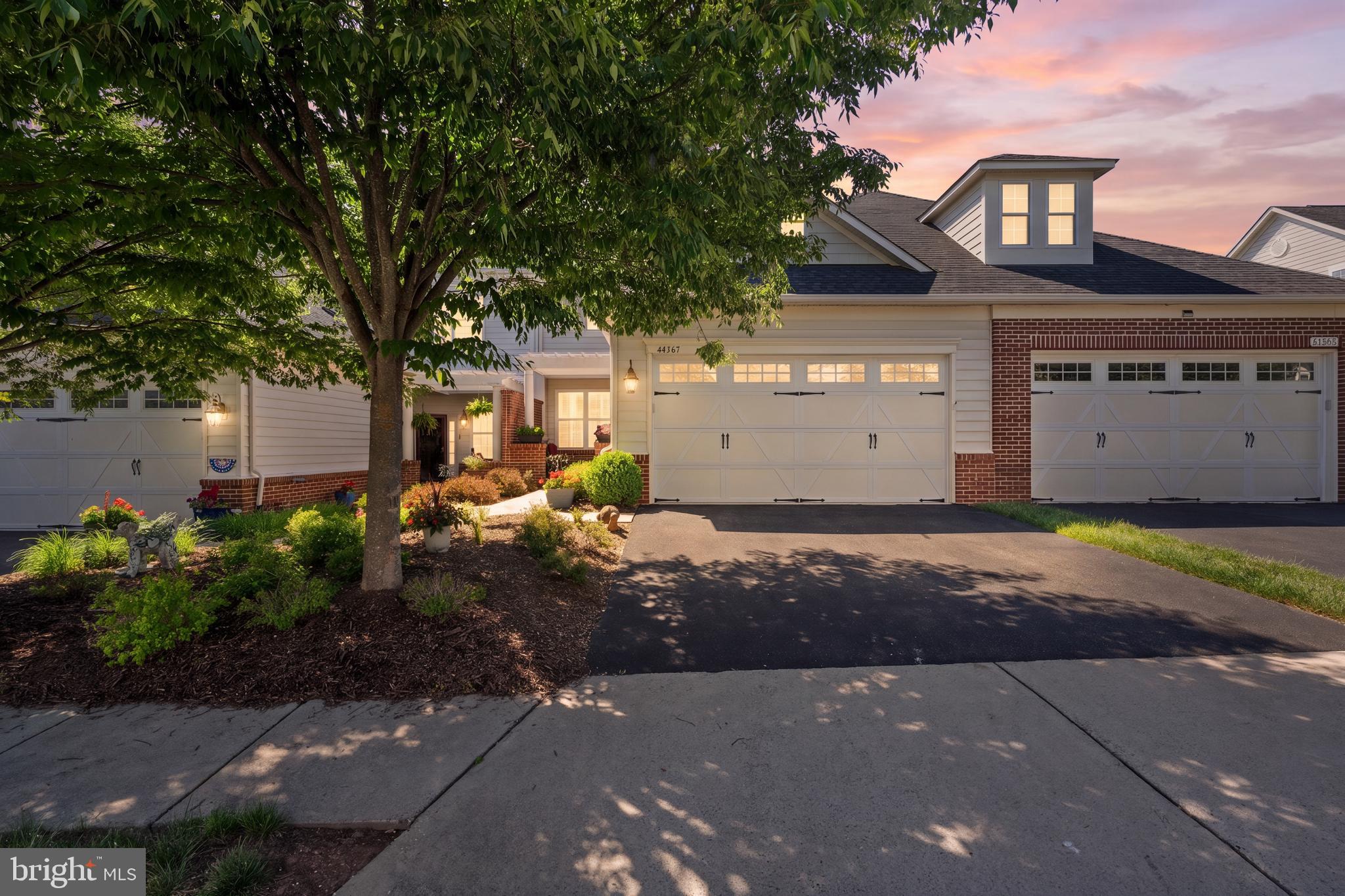 44367 OAKMONT MANOR SQUARE