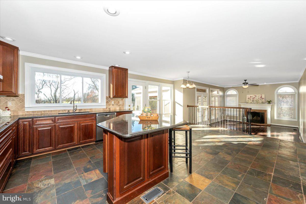 ELIZABETH'S DELIGHT - Residential