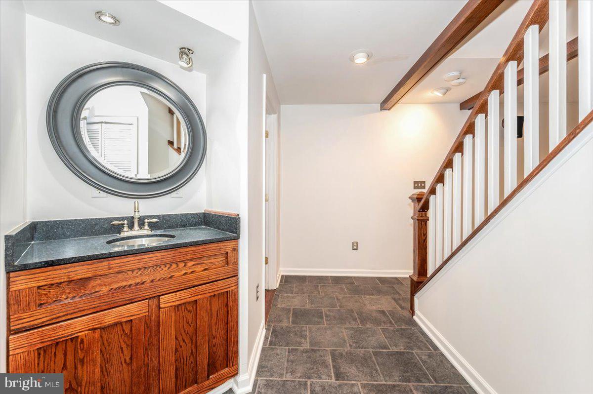 ELIZABETH'S DELIGHT - Residential