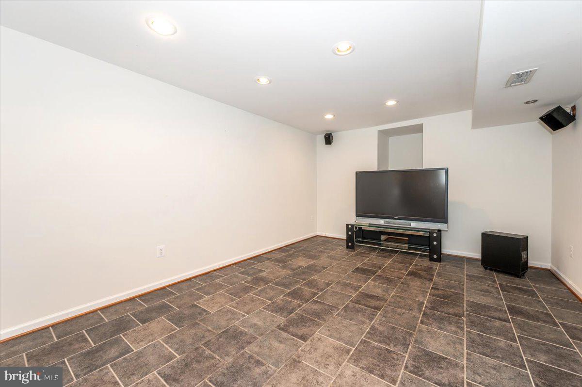 ELIZABETH'S DELIGHT - Residential