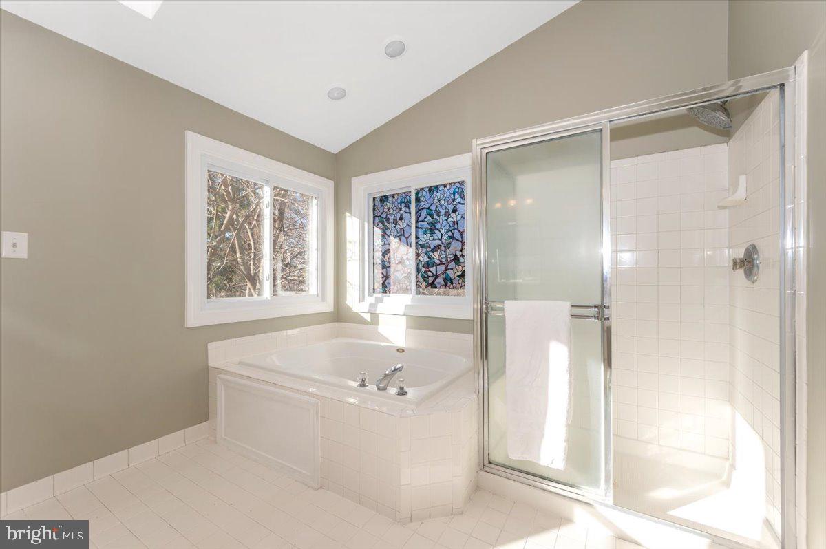 ELIZABETH'S DELIGHT - Residential