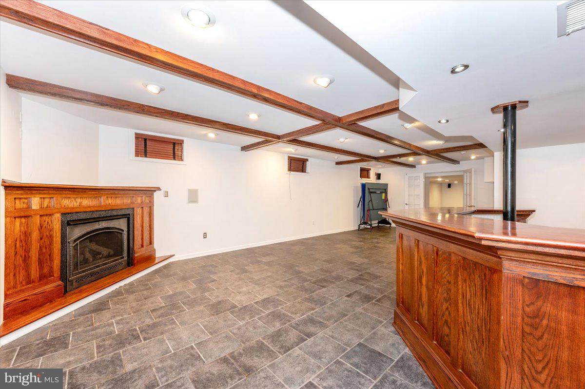 ELIZABETH'S DELIGHT - Residential