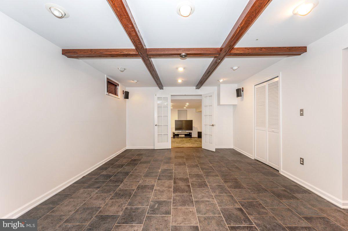 ELIZABETH'S DELIGHT - Residential