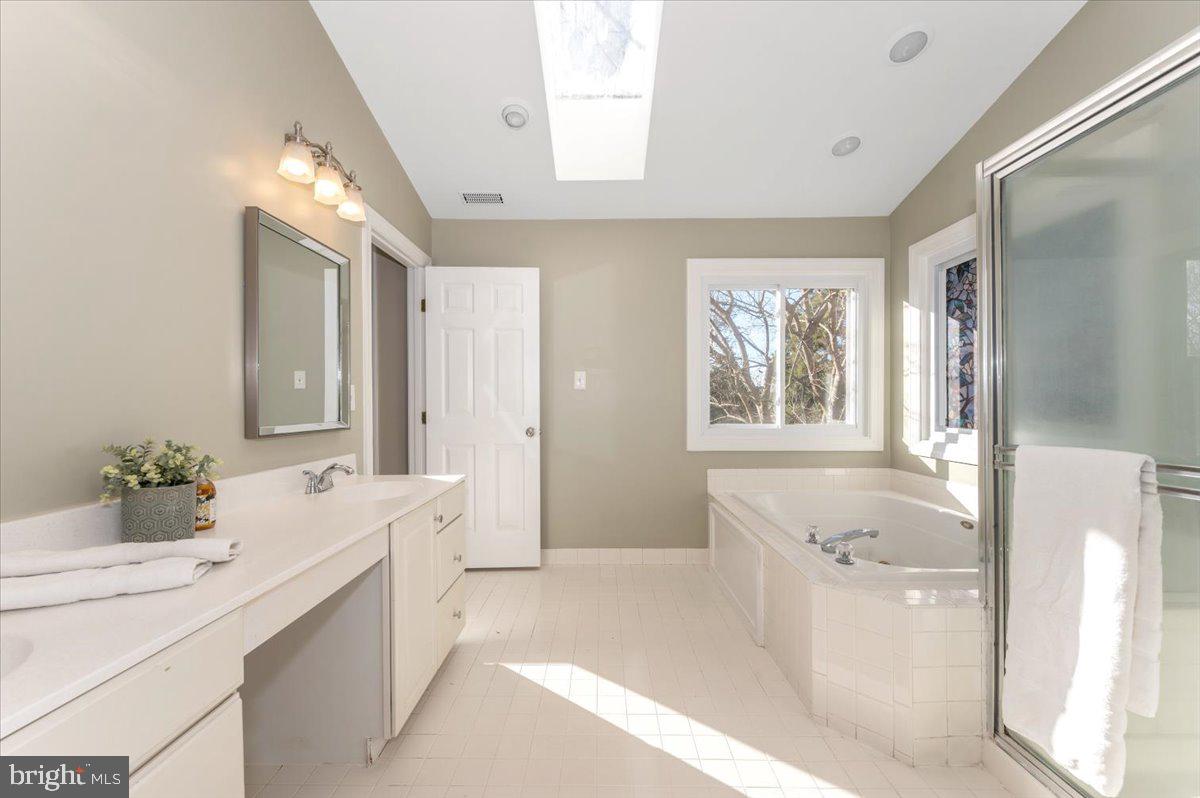 ELIZABETH'S DELIGHT - Residential