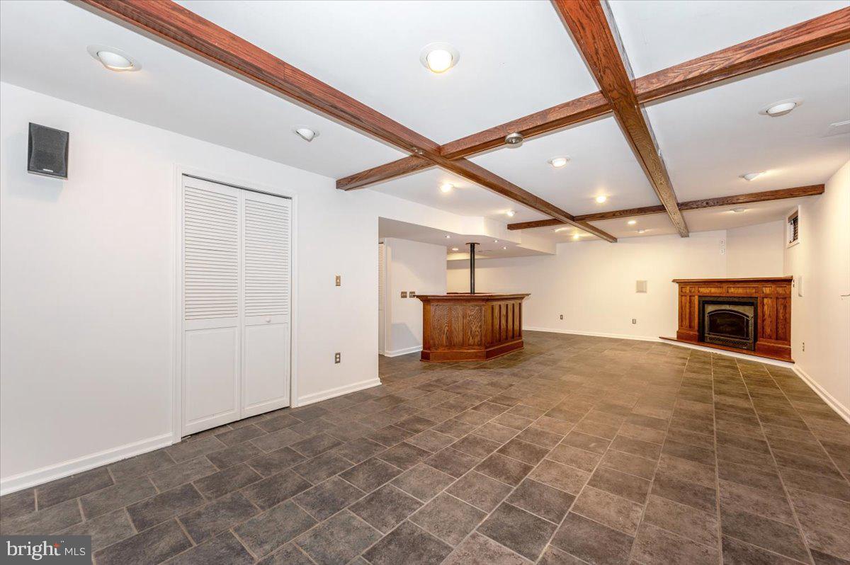 ELIZABETH'S DELIGHT - Residential