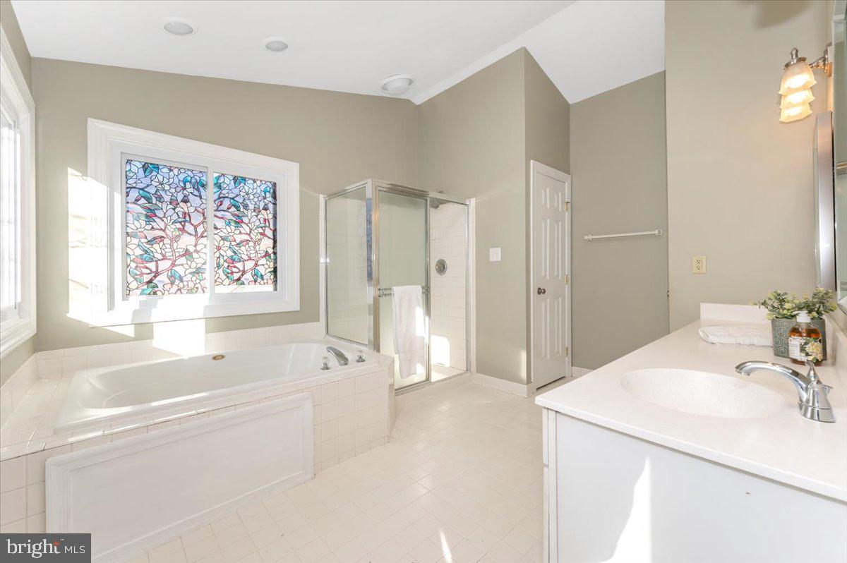 ELIZABETH'S DELIGHT - Residential