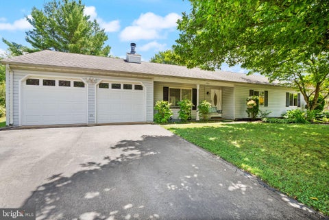 Photo of 7471 Cedar Knolls Drive, WARRENTON, VA 20187 (MLS # VAFQ2023348)