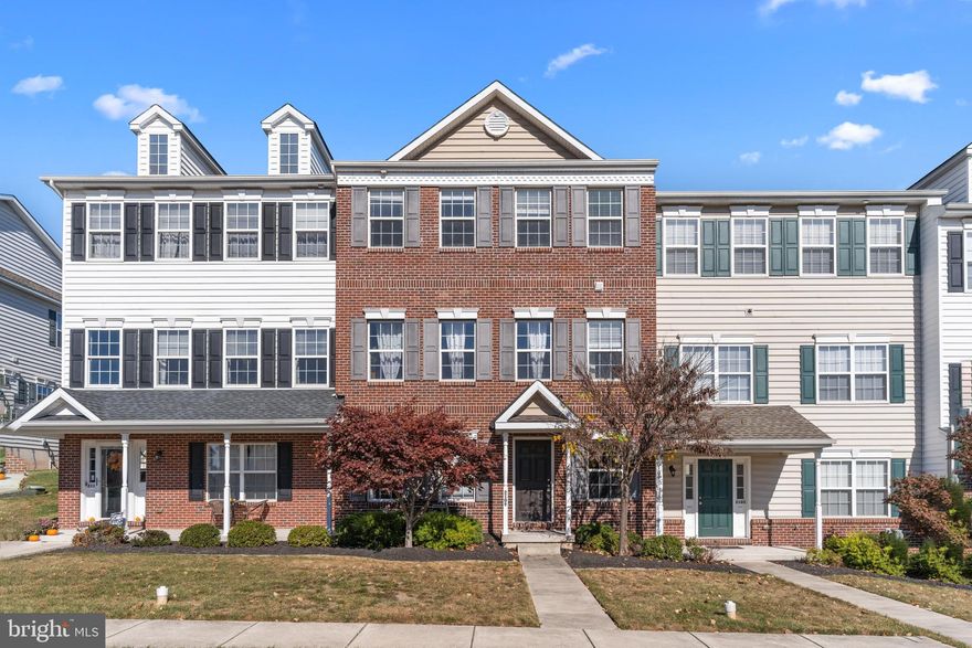 Welcome to this 3 bedroom 2 1/2 bath available for rent. Located in the highly desirable Northgate
Community it offers it's residents a neighborhood playground with nearby local shopping and eateries.
It is conveniently situated near PA Turnpike, Routes 309,29,100 and 663.