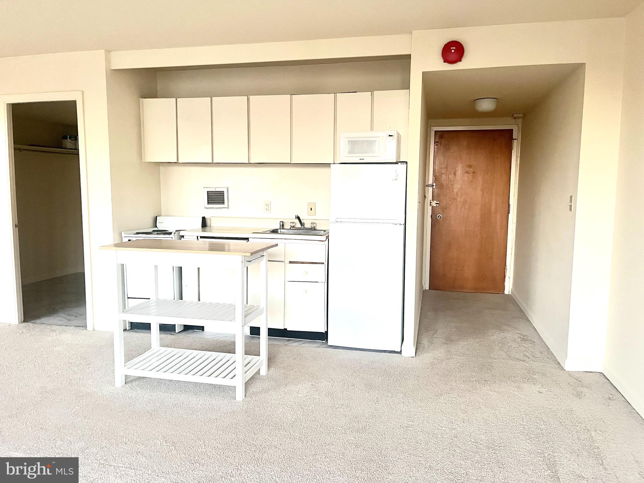 LAKESIDE TERRACE - Residential Lease