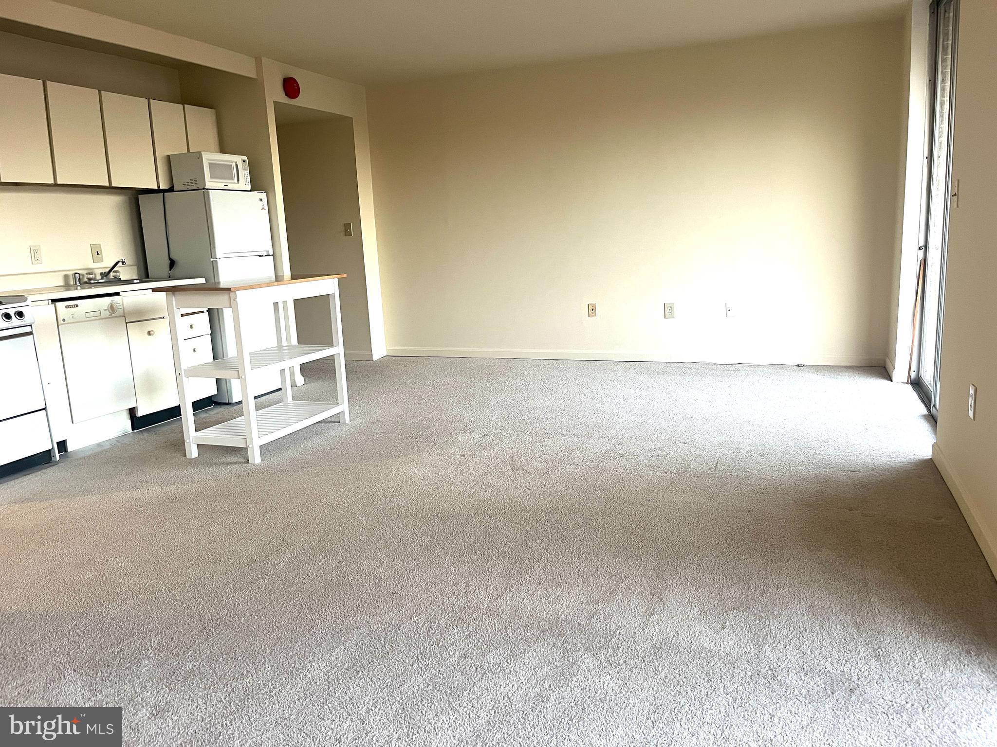 LAKESIDE TERRACE - Residential Lease