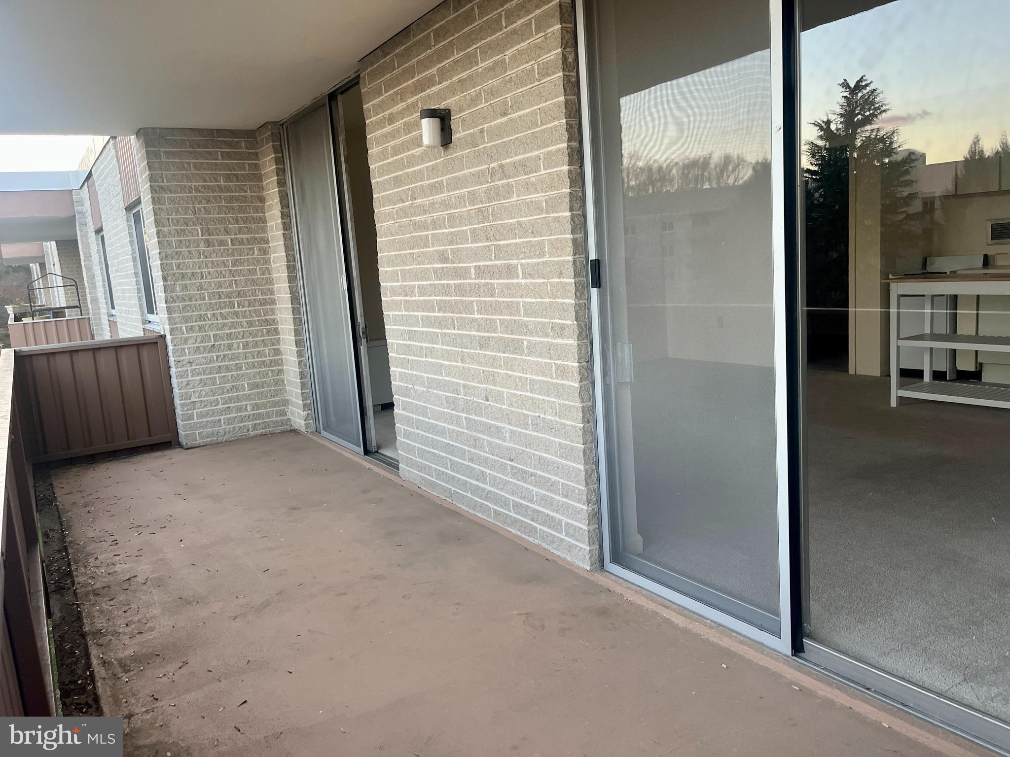 LAKESIDE TERRACE - Residential Lease