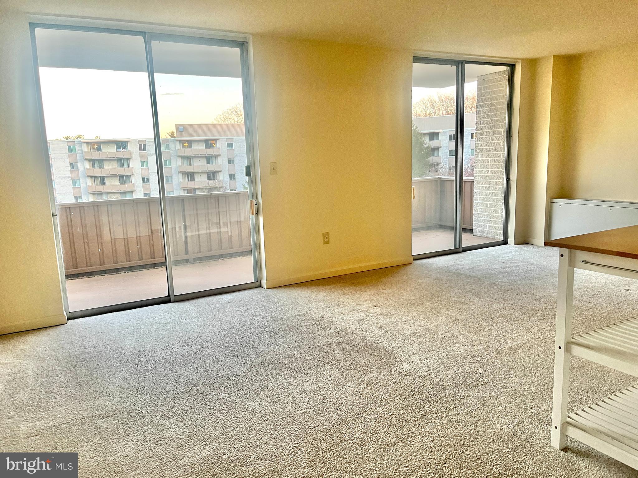 LAKESIDE TERRACE - Residential Lease