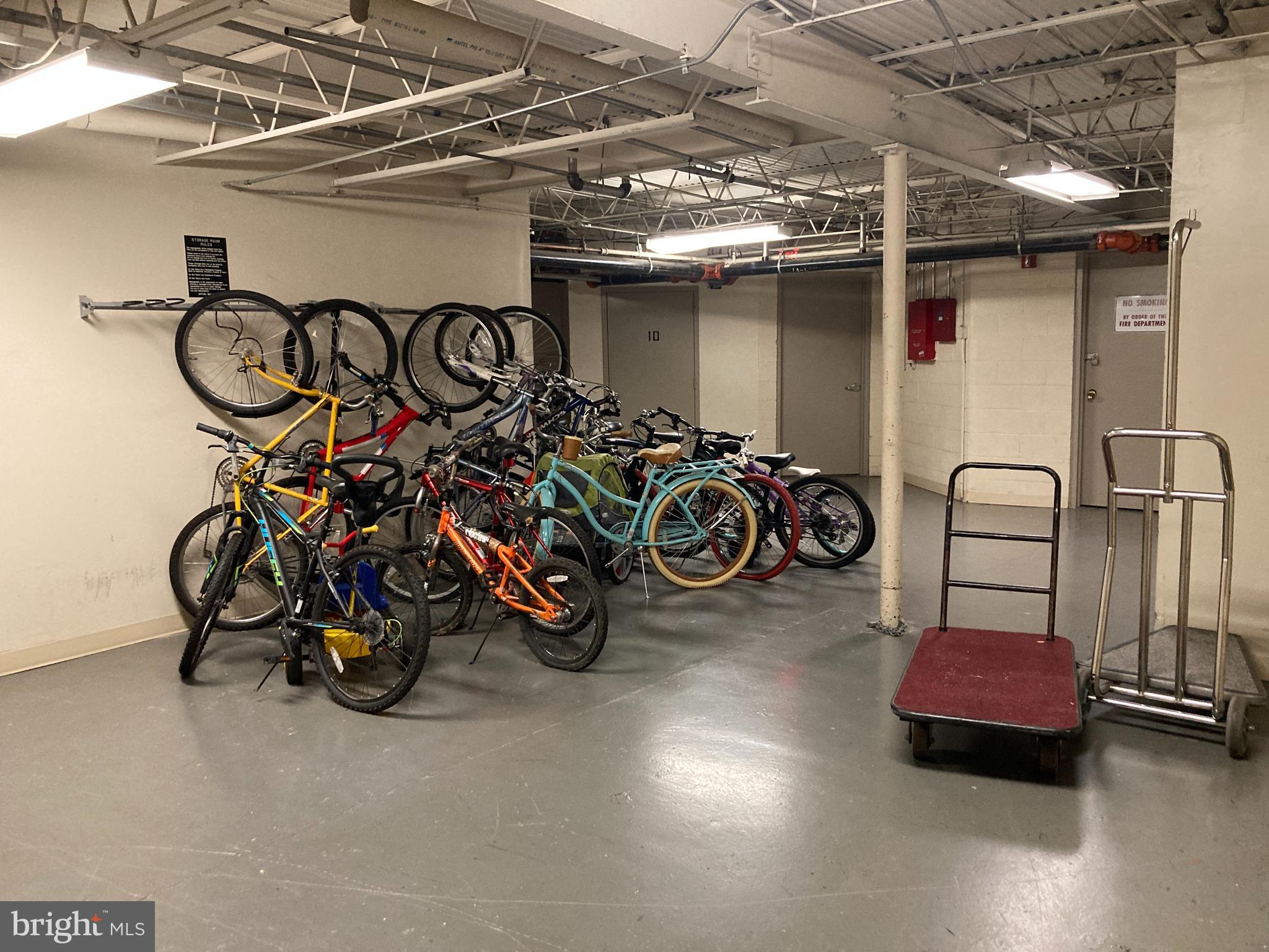 LAKESIDE TERRACE - Residential Lease