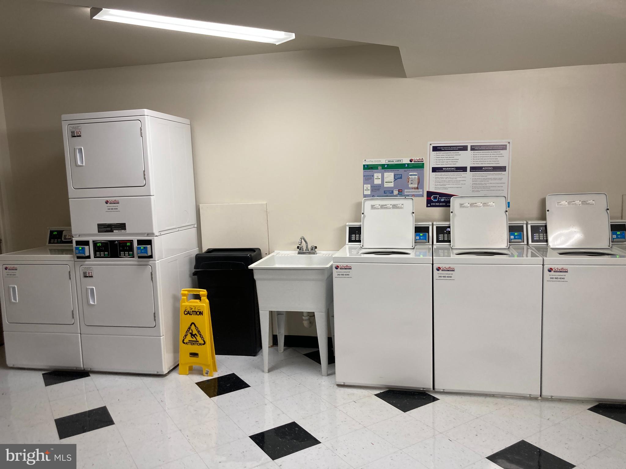 LAKESIDE TERRACE - Residential Lease