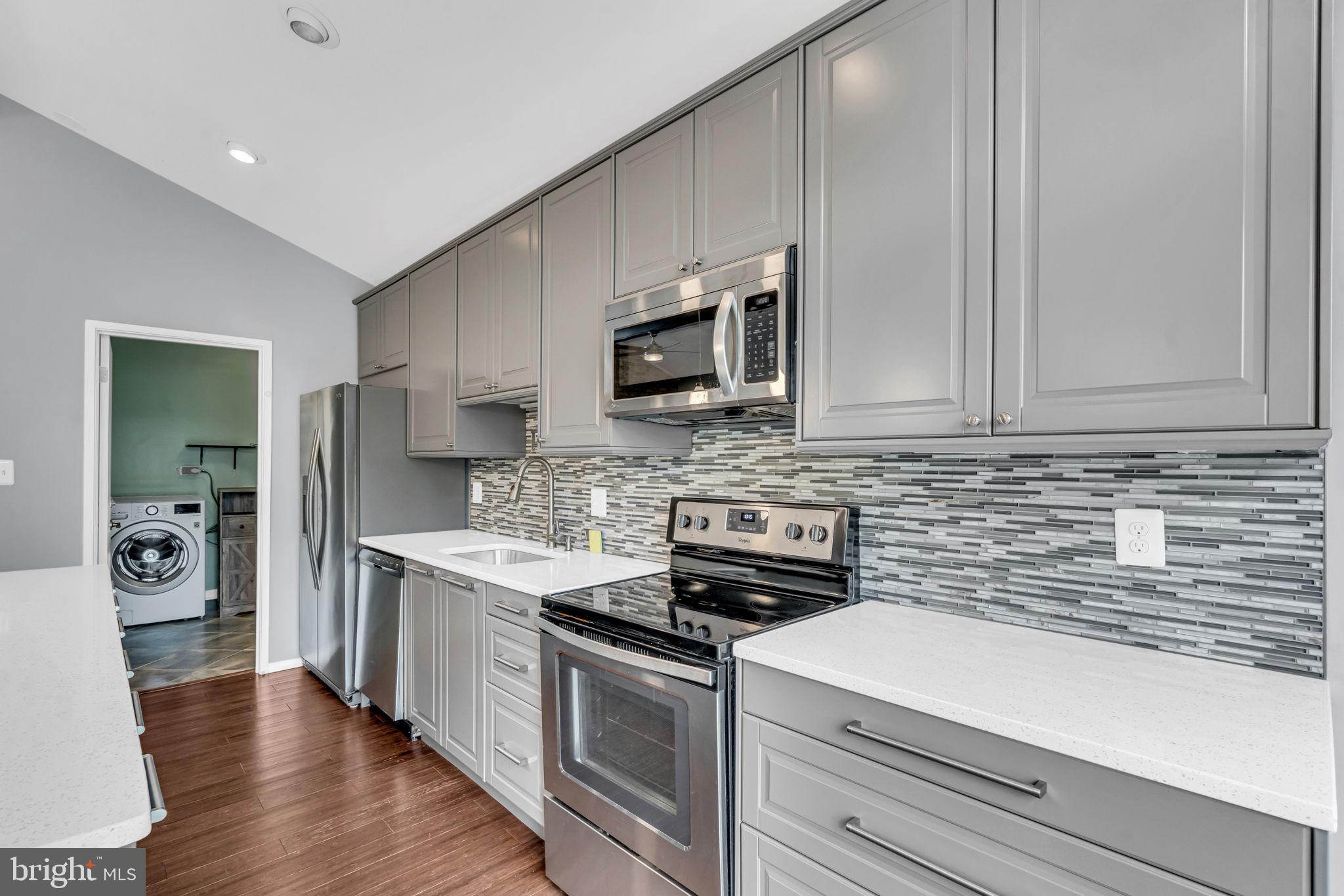 LAKE RIDGE - Residential