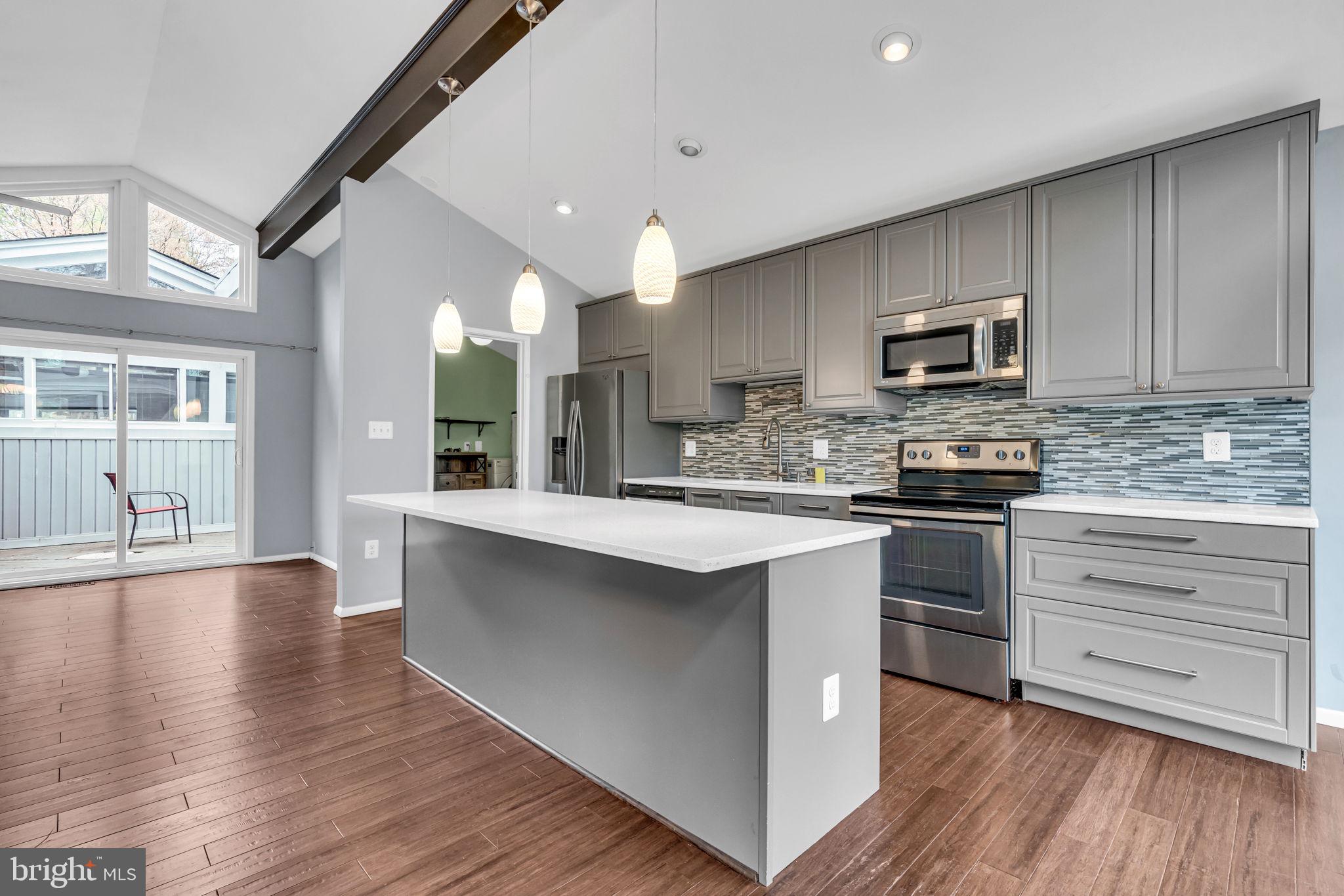 LAKE RIDGE - Residential