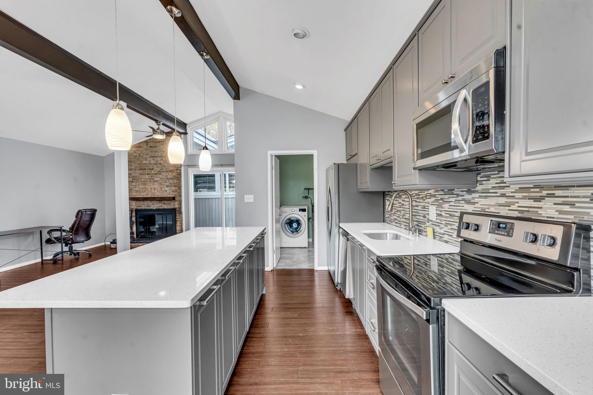 LAKE RIDGE - Residential