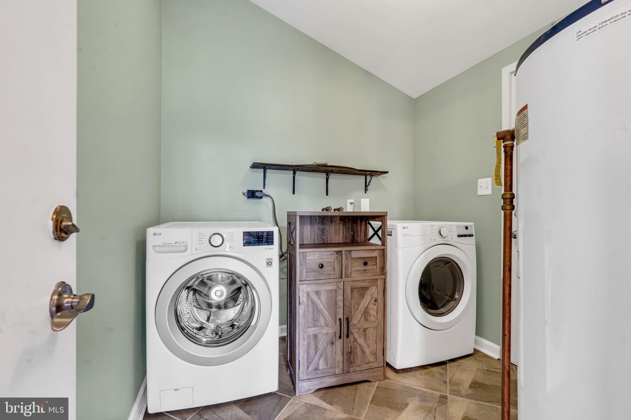 LAKE RIDGE - Residential