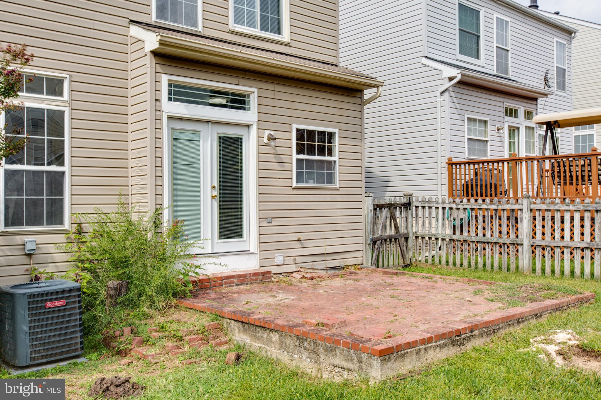 RUSSETT - Residential