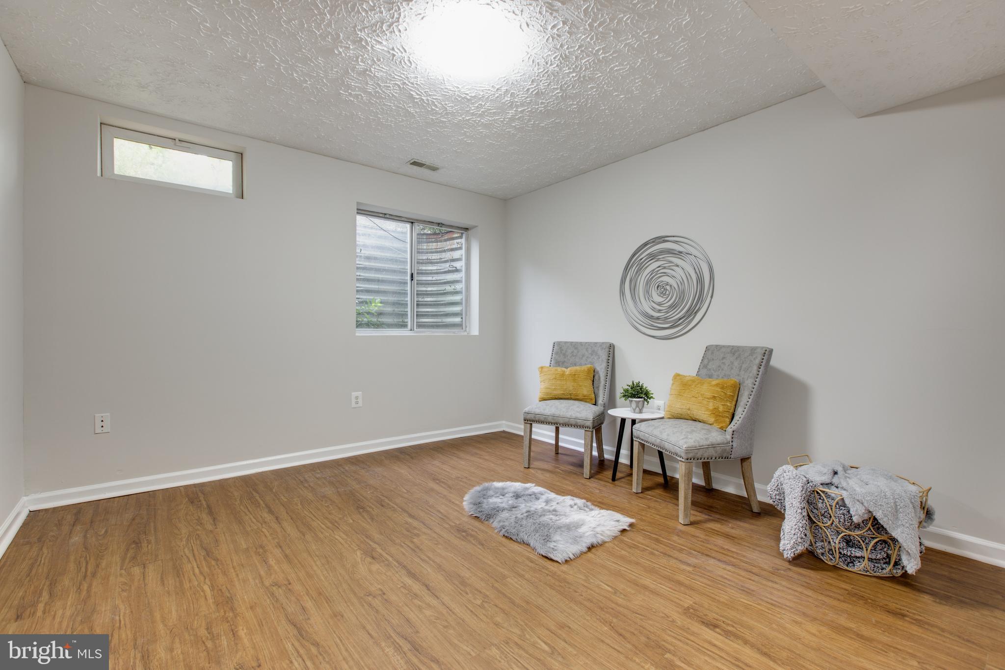 RUSSETT - Residential