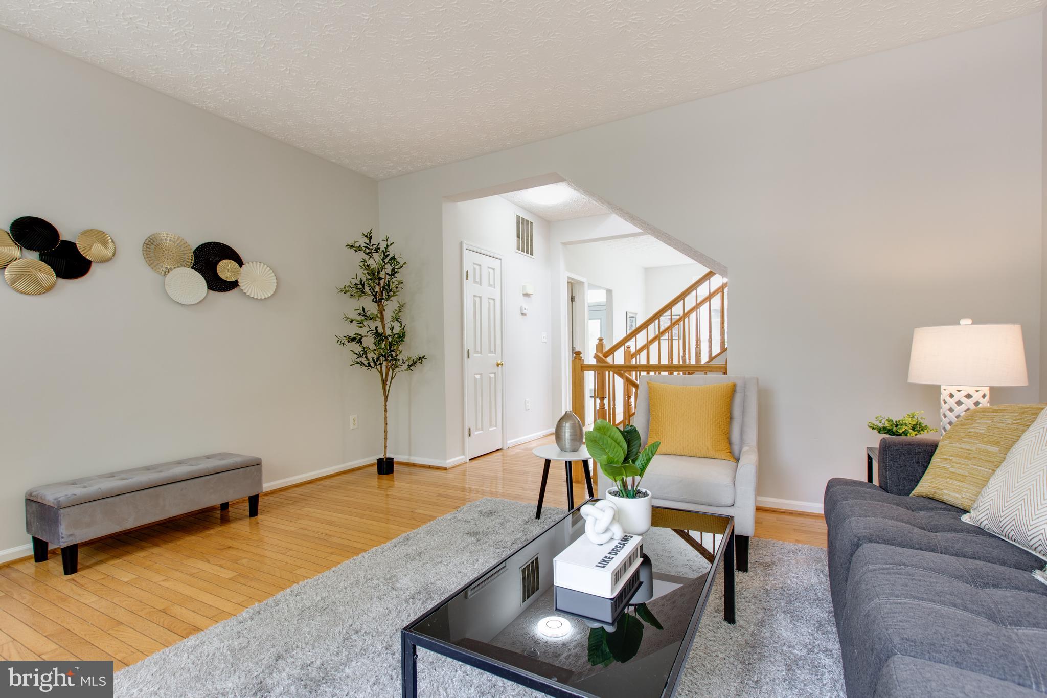 RUSSETT - Residential