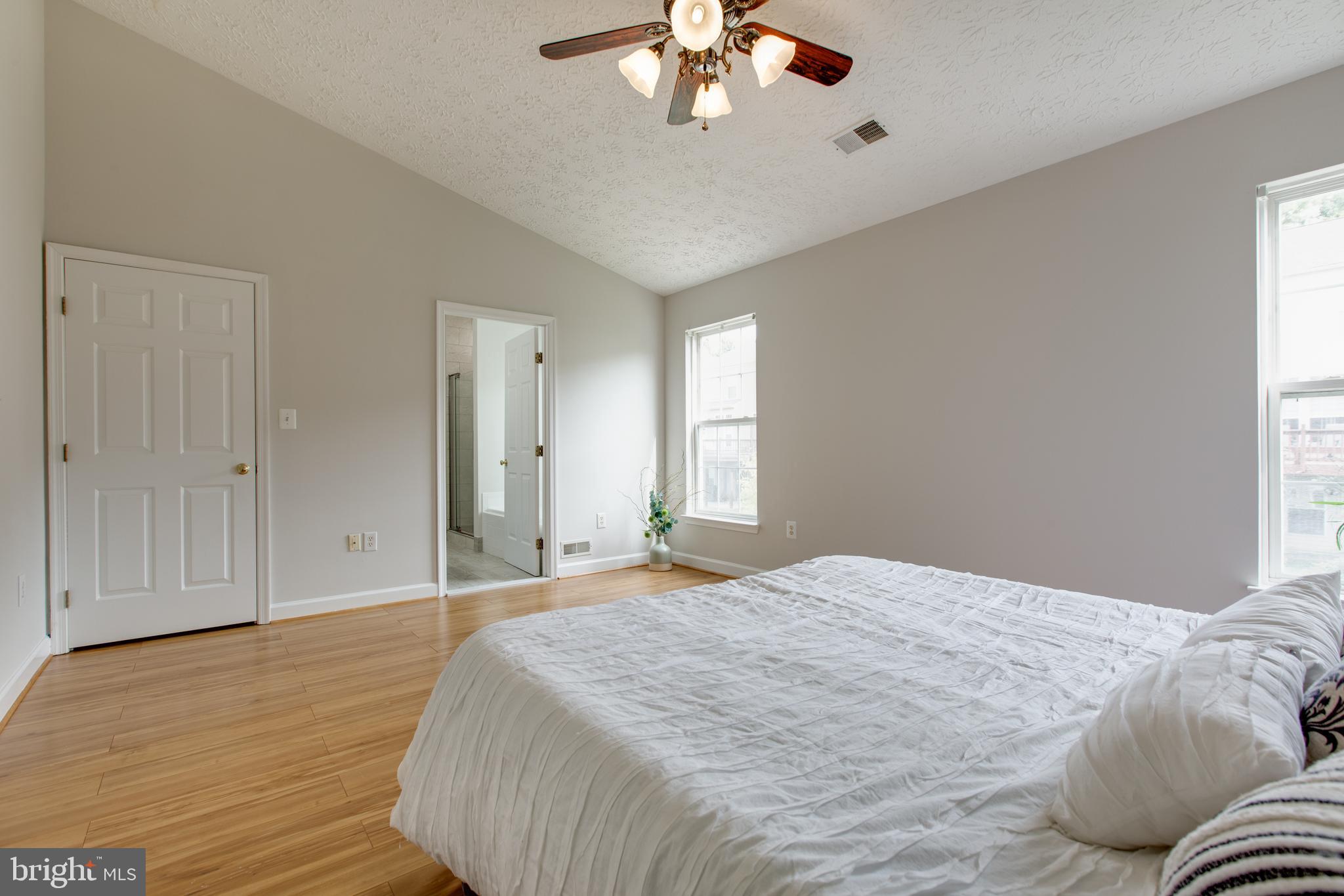 RUSSETT - Residential