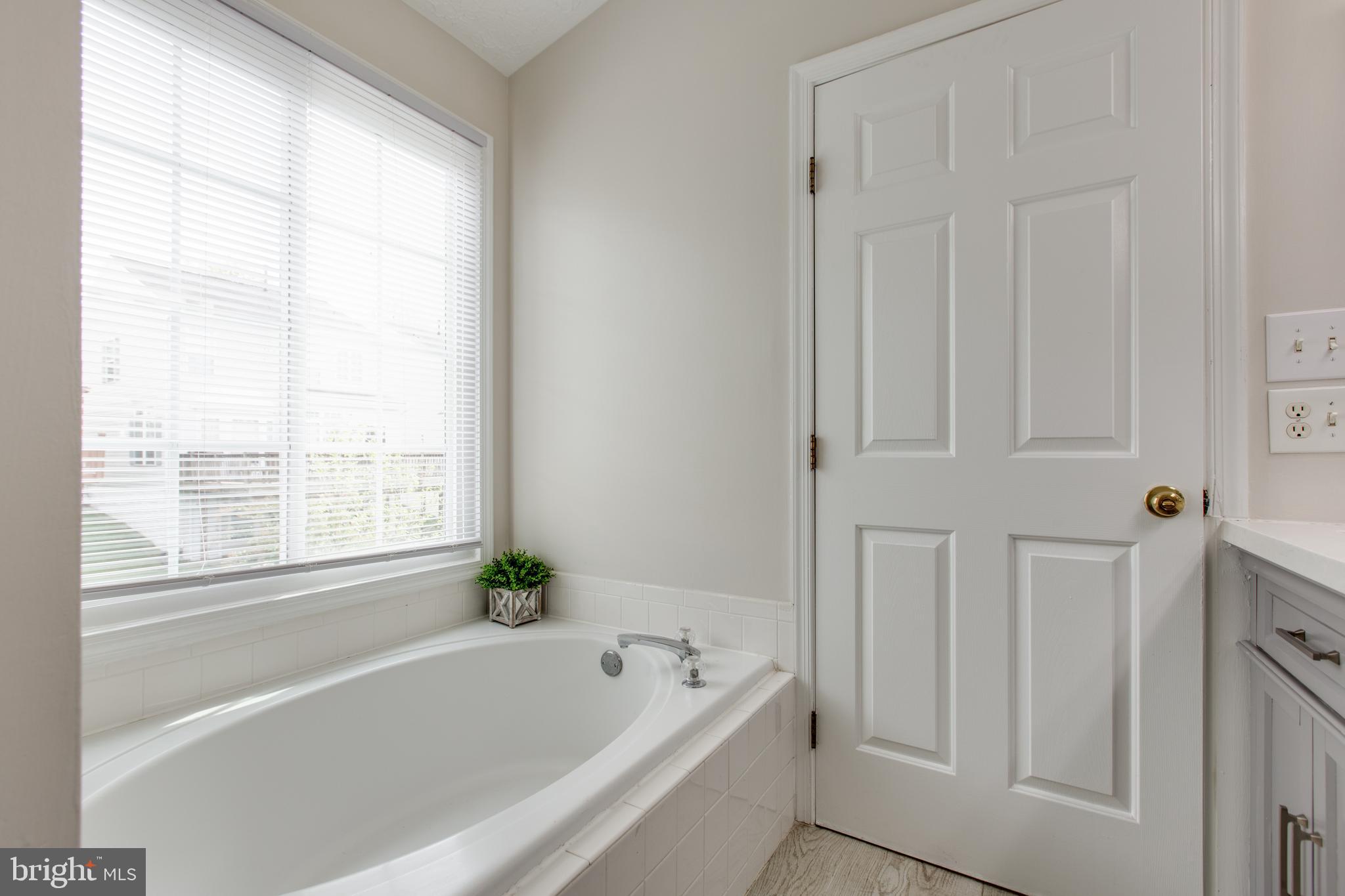 RUSSETT - Residential