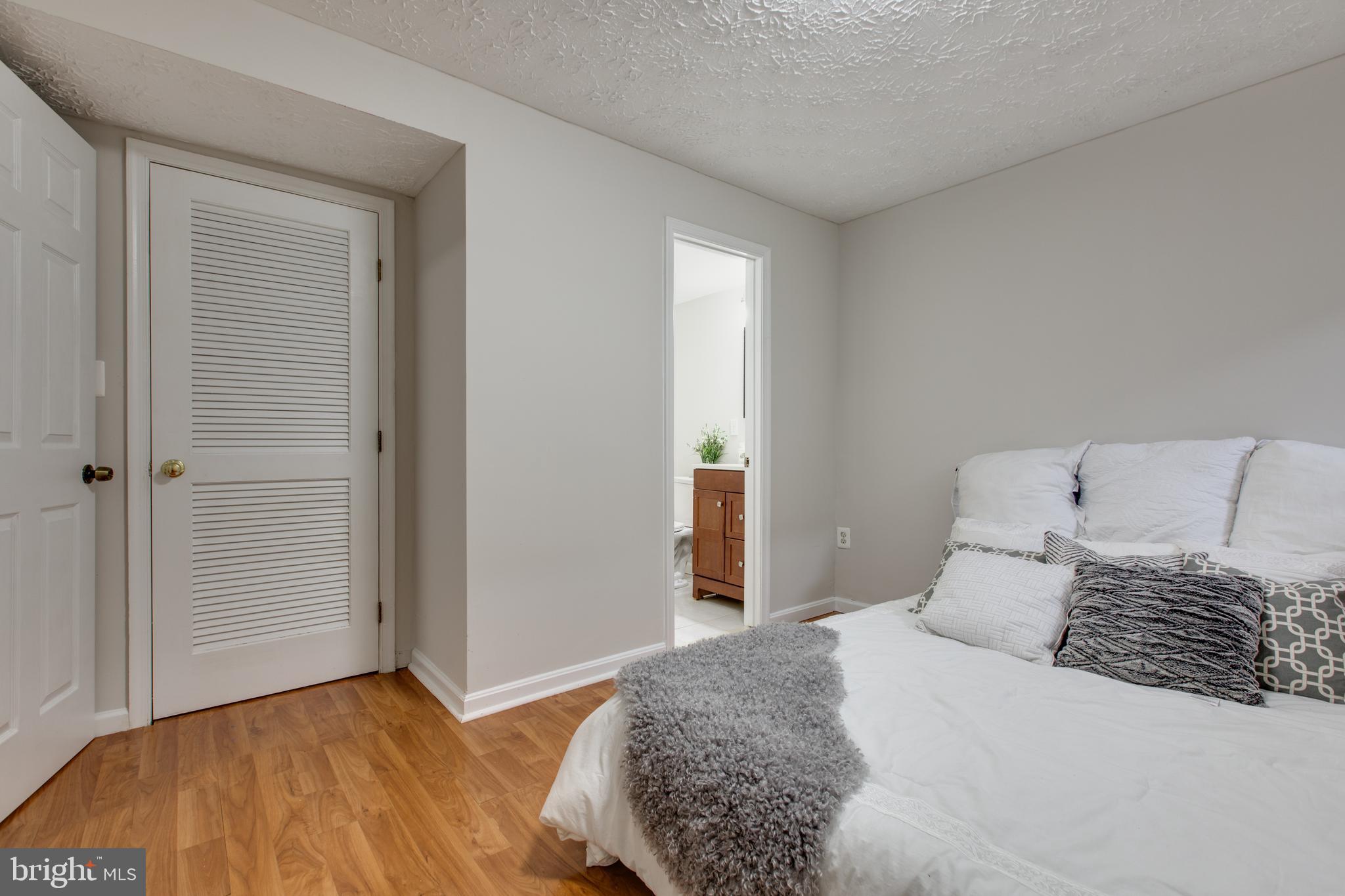 RUSSETT - Residential