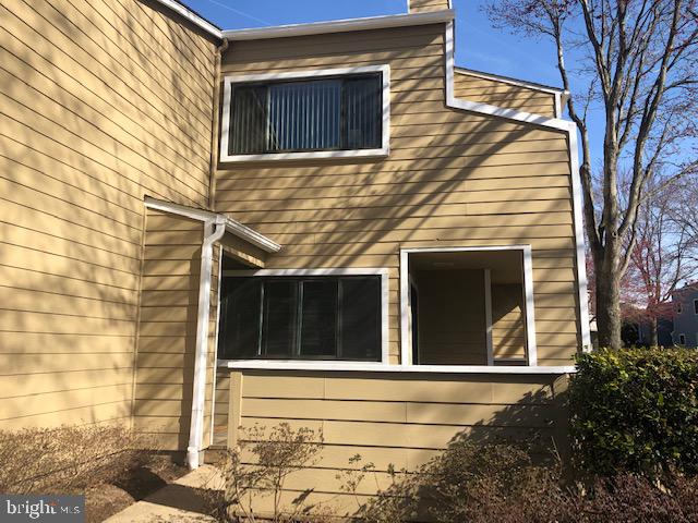 VILLARIDGE - Residential Lease