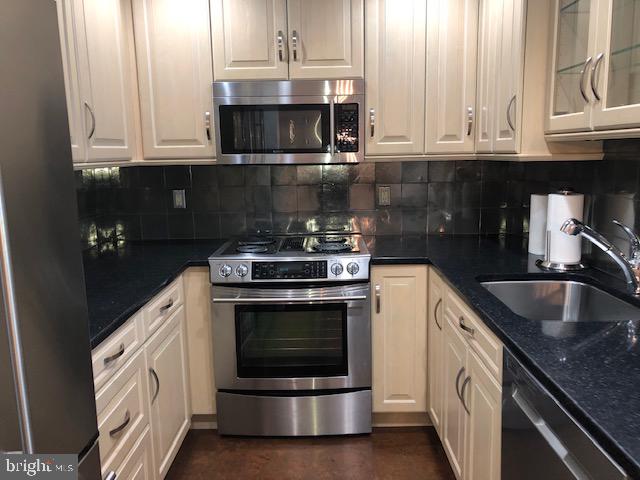 VILLARIDGE - Residential Lease